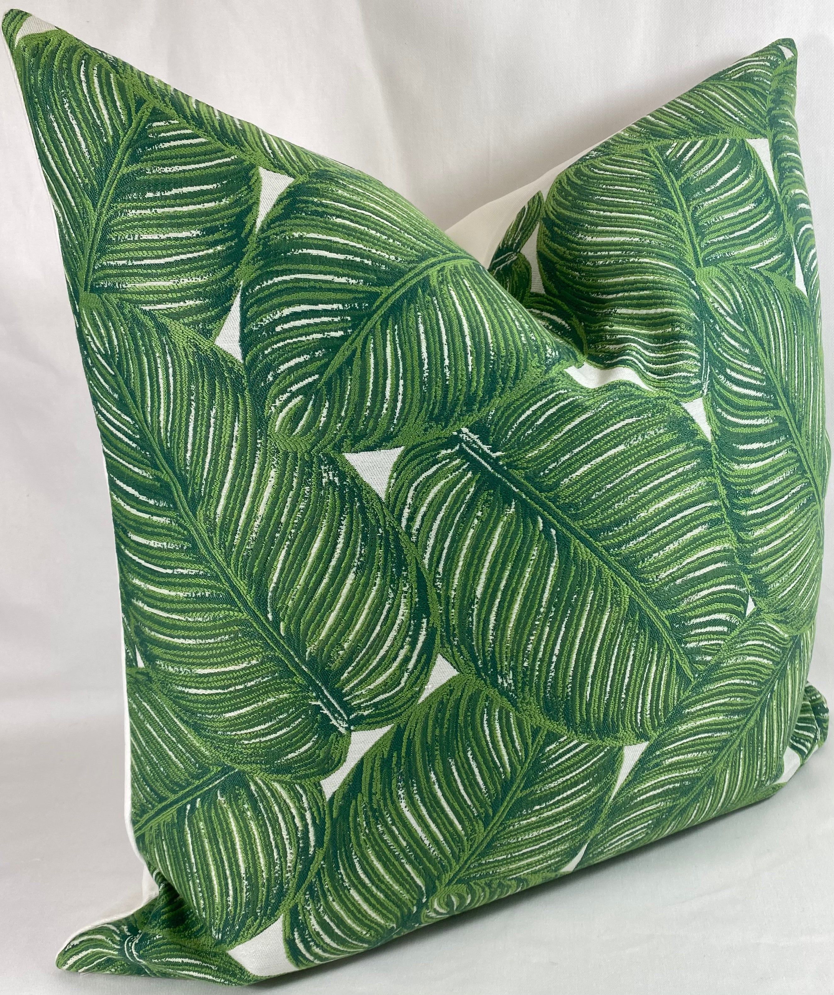 Luxury Pillow – 24" × 24" – Sun Coast