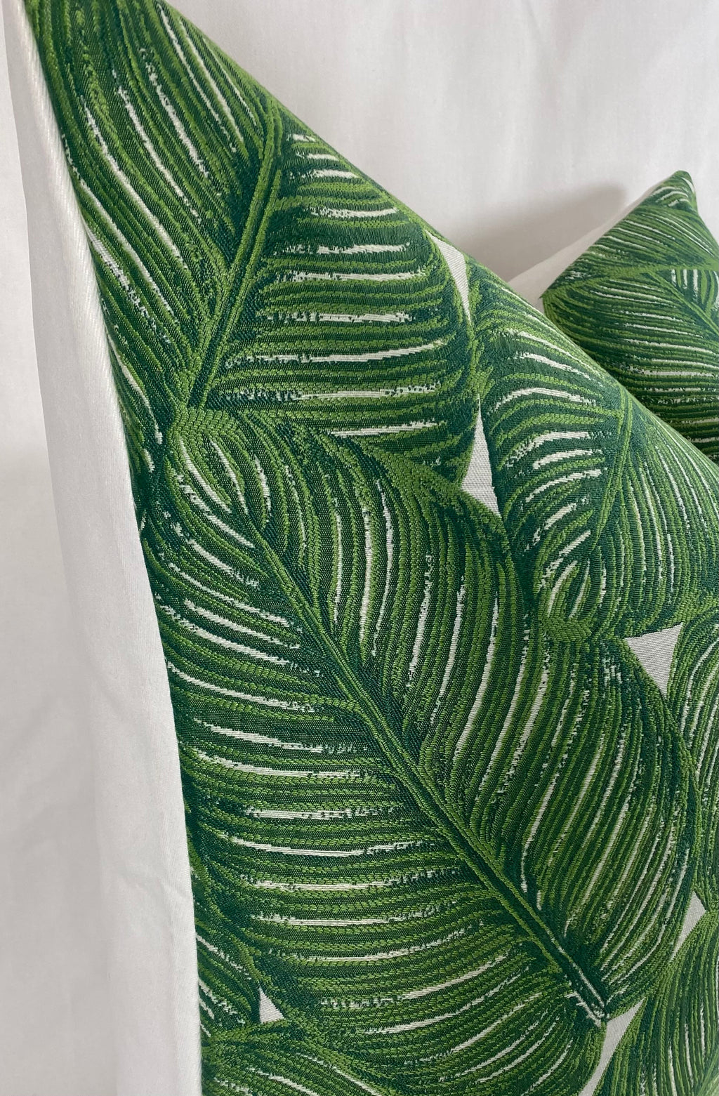 Luxury Pillow – 24" × 24" – Sun Coast