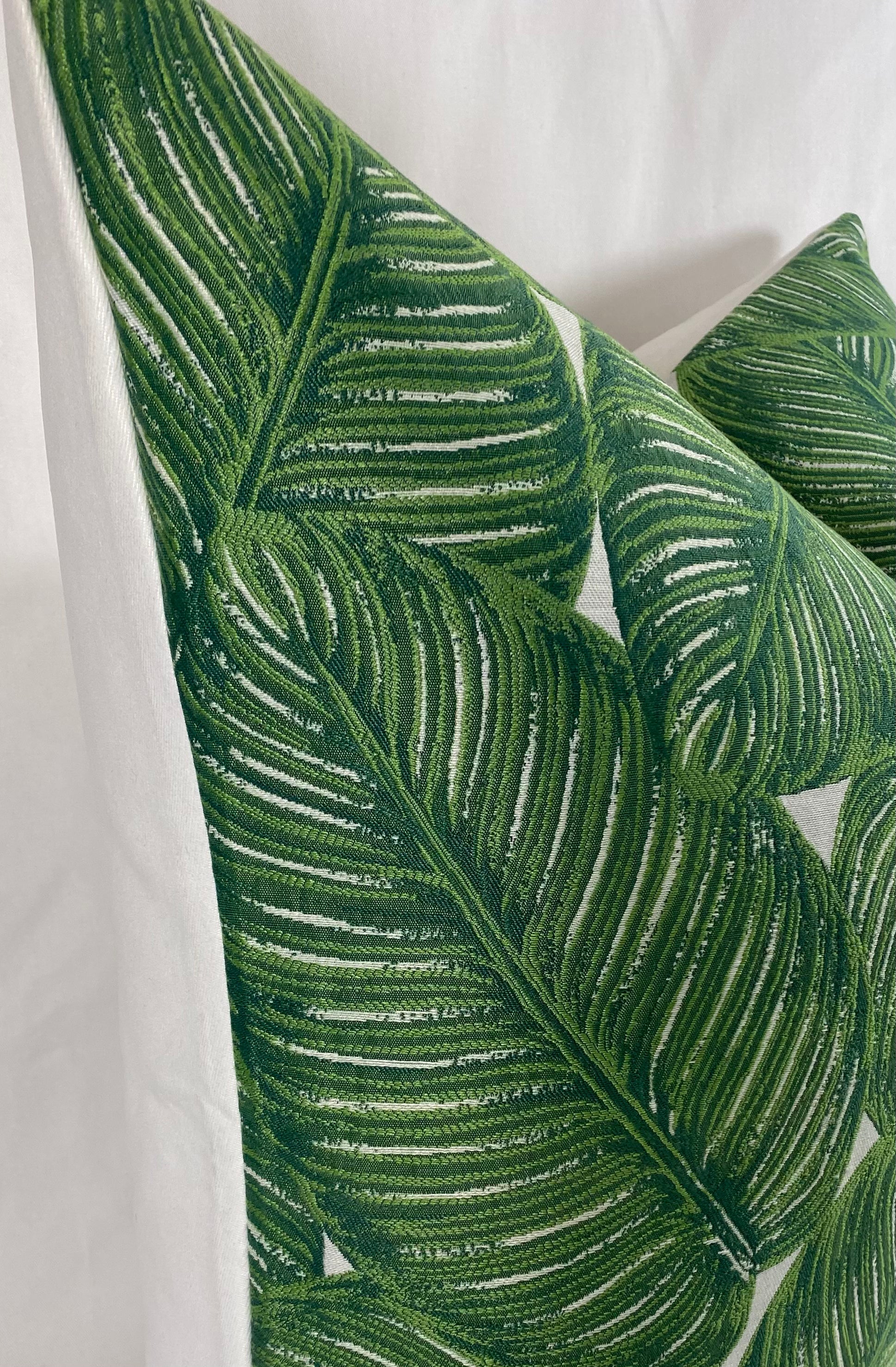 Luxury Pillow – 24" × 24" – Sun Coast