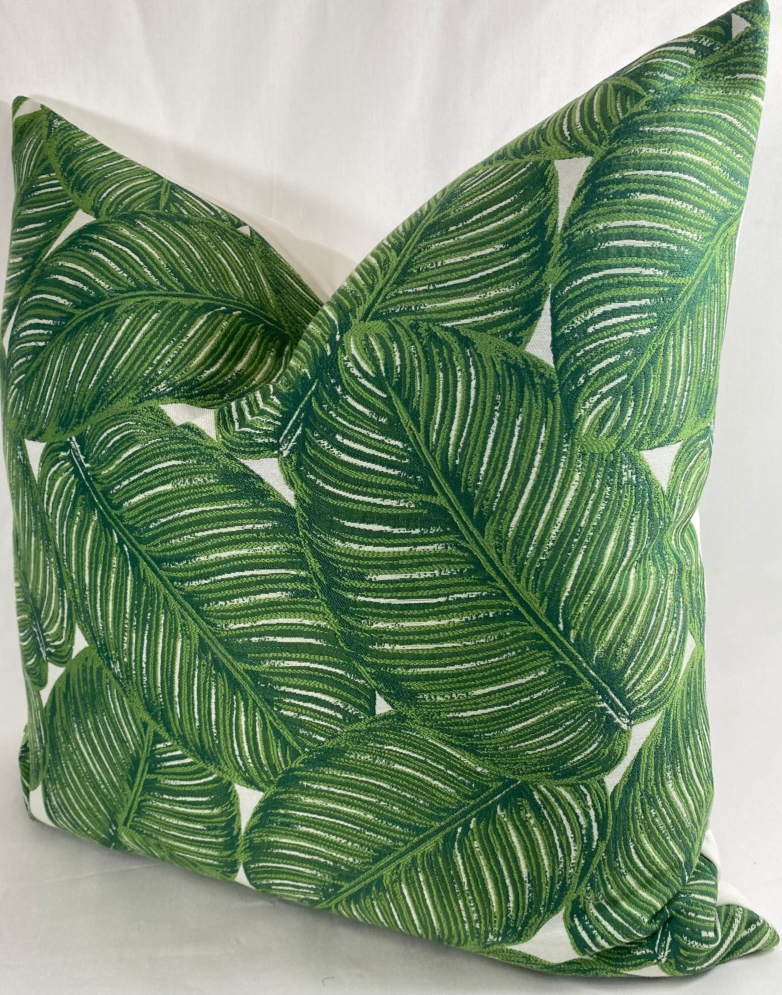 Luxury Pillow – 24" × 24" – Sun Coast