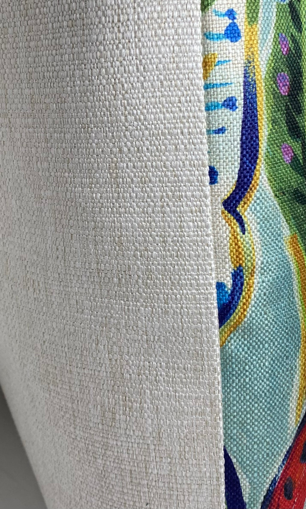 Luxury Pillow – 24" × 24" – Enrique