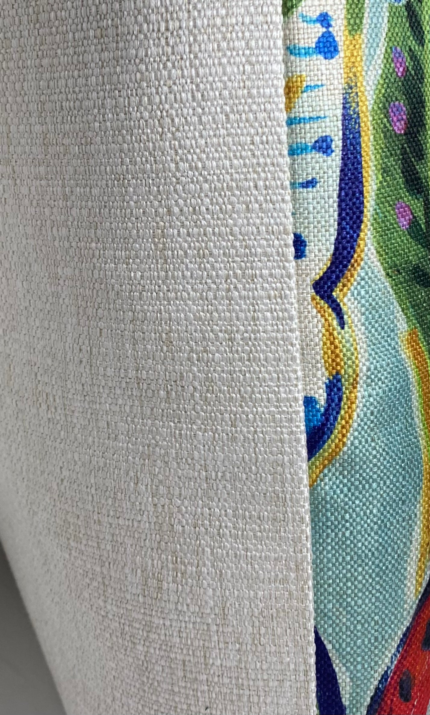 Luxury Pillow – 24" × 24" – Enrique