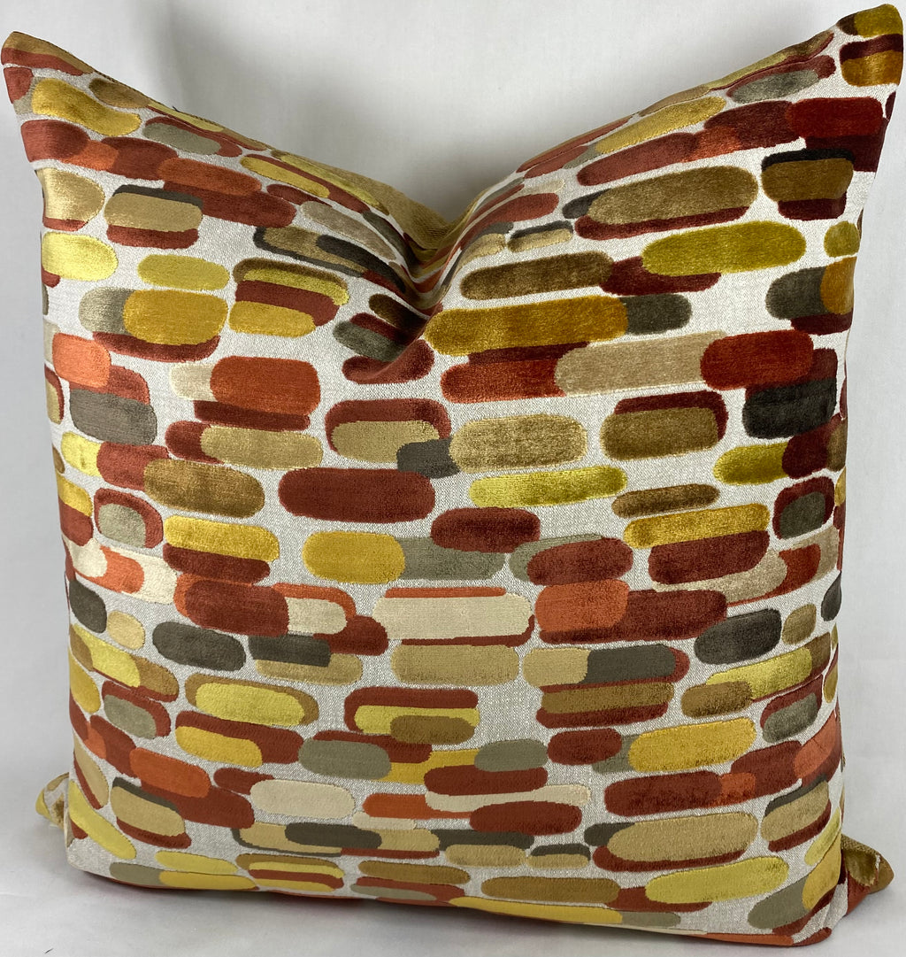 Luxury Pillow – 24" × 24" – Capsules Turmeric