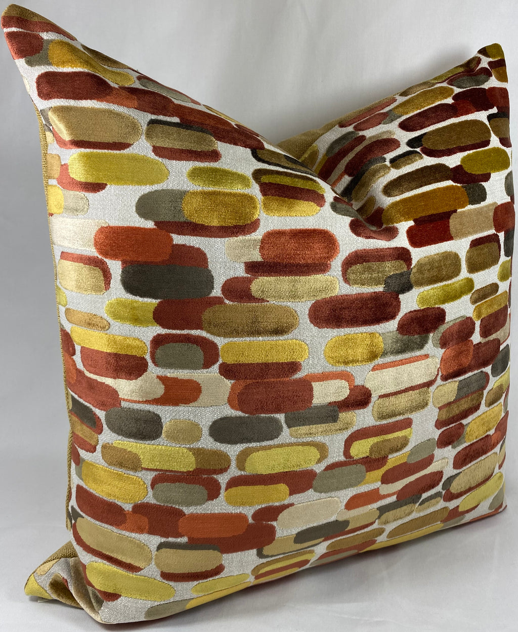Luxury Pillow – 24" × 24" – Capsules Turmeric