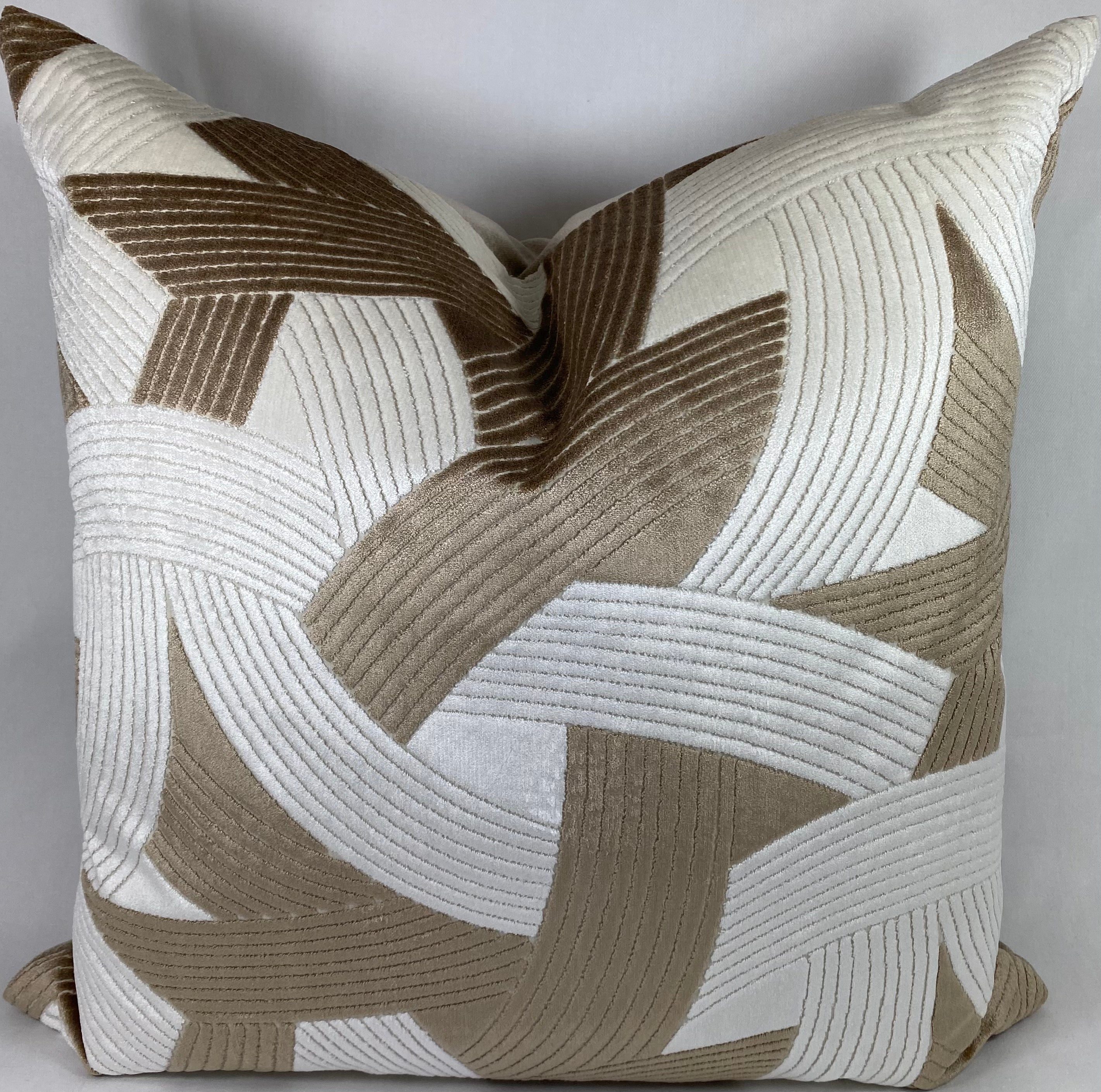 Luxury Pillow – 24" × 24" – Hubert