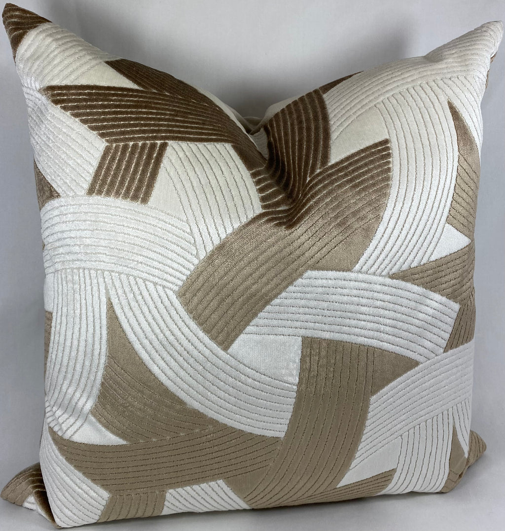 Luxury Pillow – 24" × 24" – Hubert