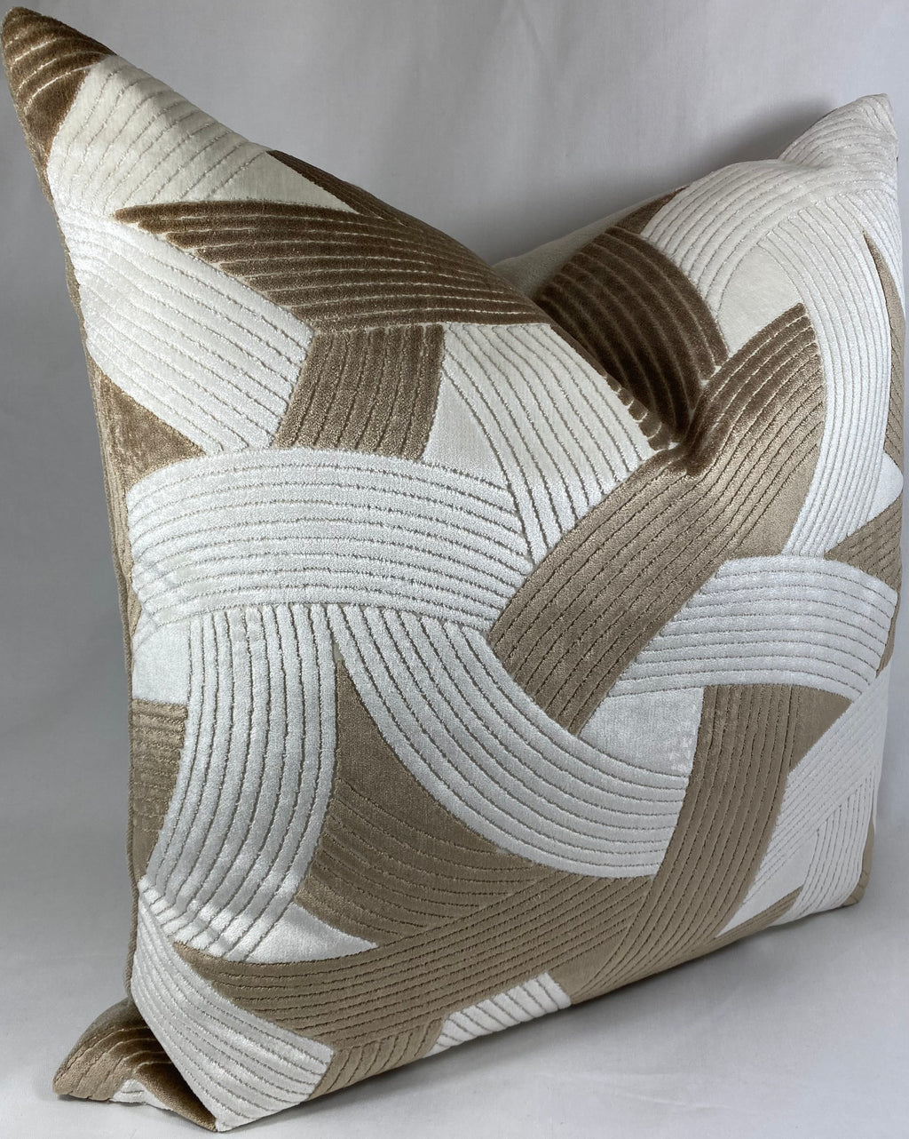 Luxury Pillow – 24" × 24" – Hubert