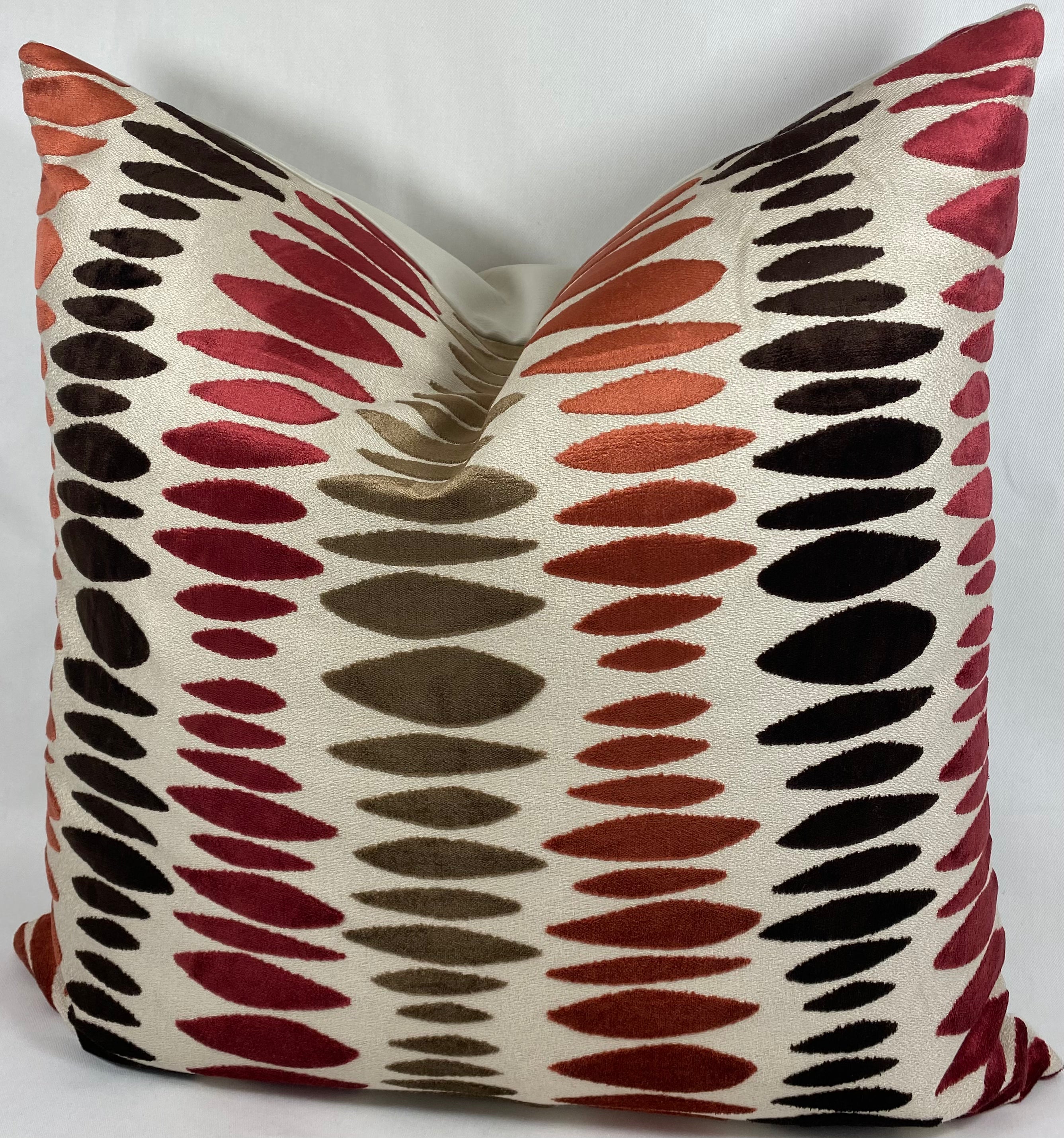 Luxury Pillow – 24" × 24" – Prospero Berry