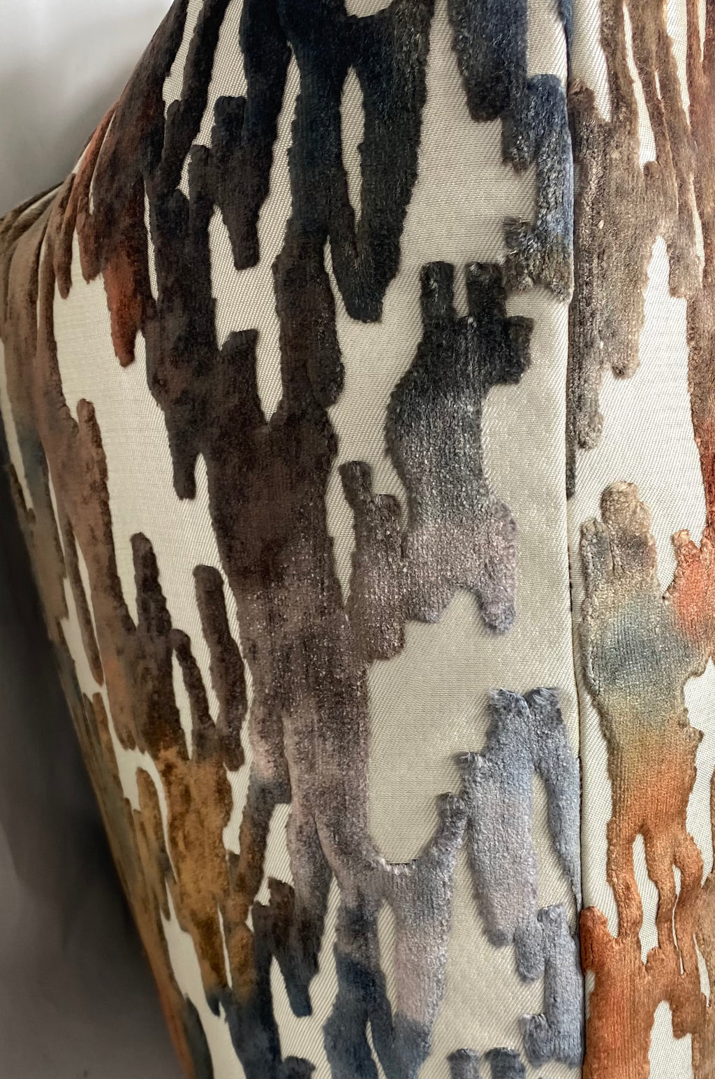 Luxury Pillow – 24" × 24" – Jervis Clay