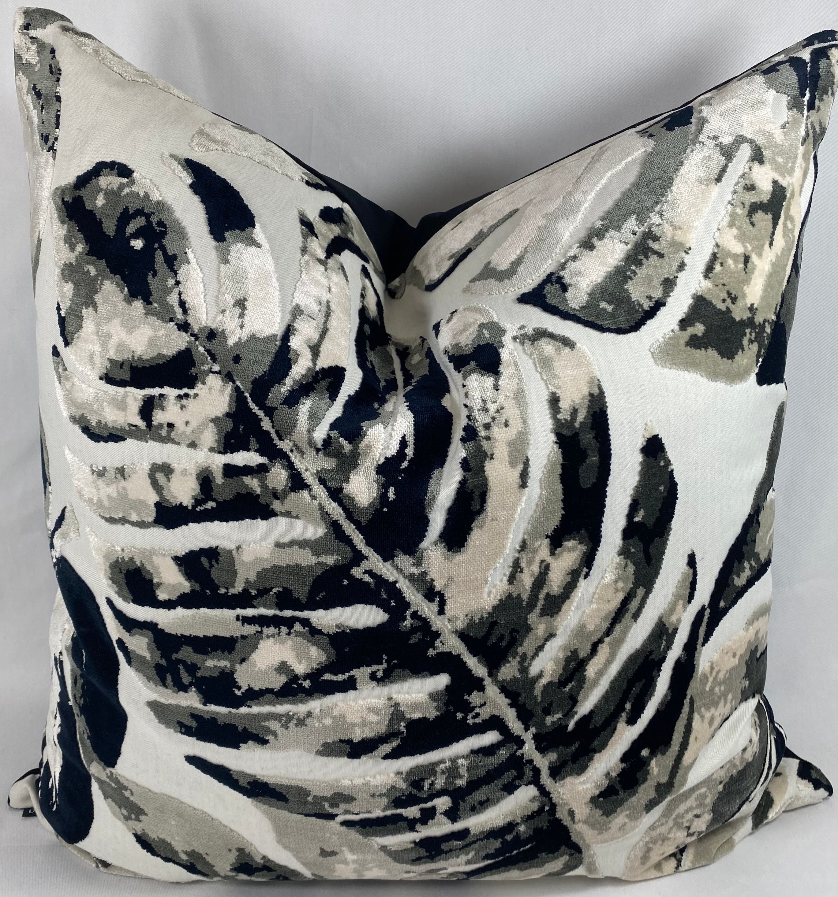Luxury Pillow – 24" × 24" – Massala Onyx