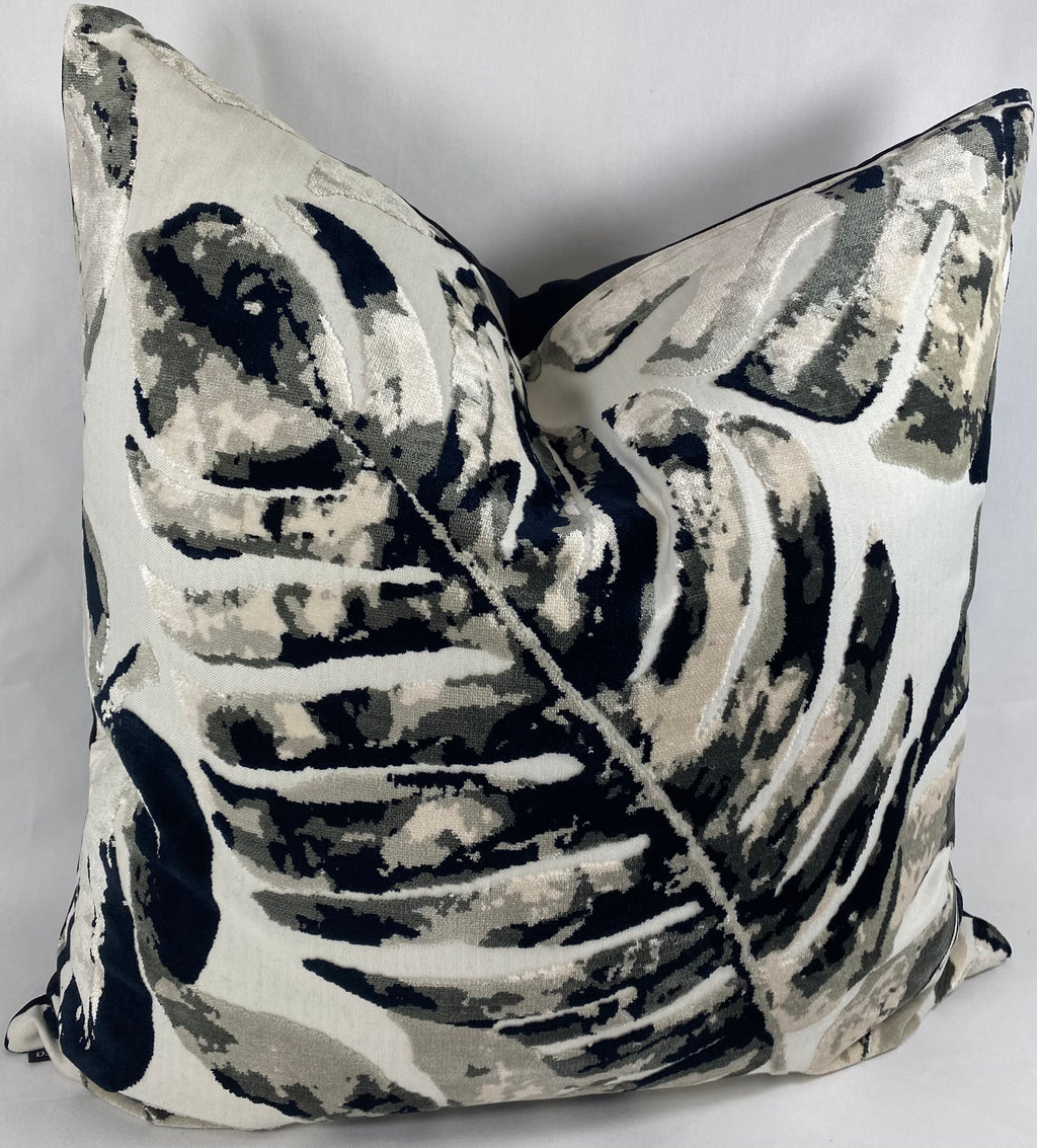 Luxury Pillow – 24" × 24" – Massala Onyx