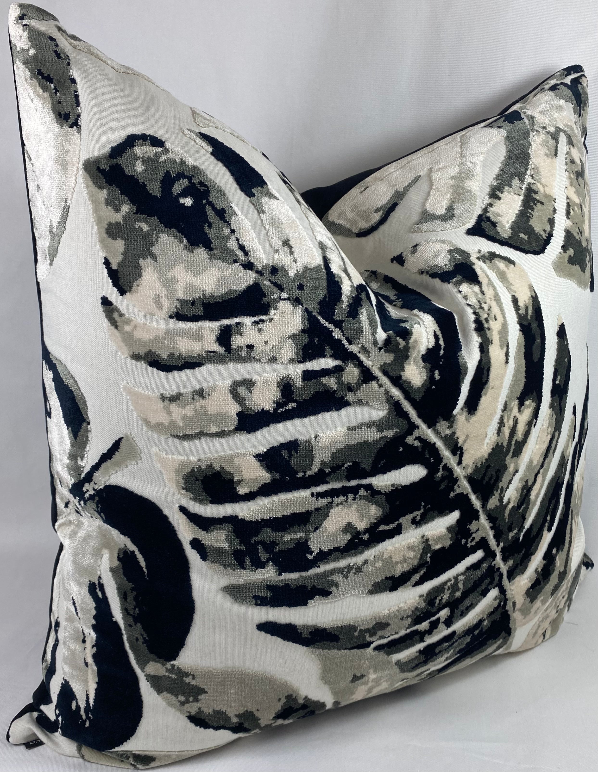 Luxury Pillow – 24" × 24" – Massala Onyx
