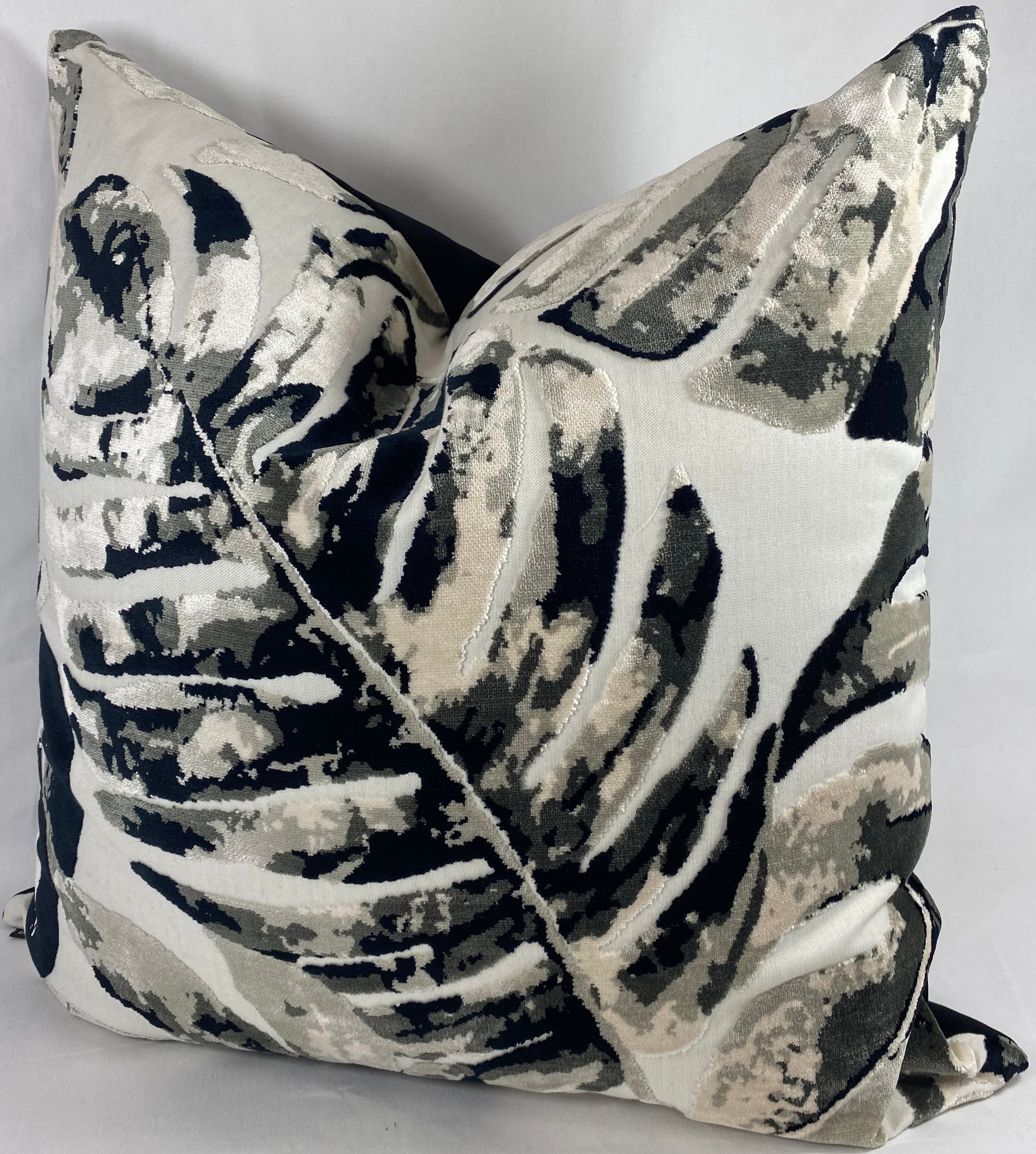 Luxury Pillow – 24" × 24" – Massala Onyx