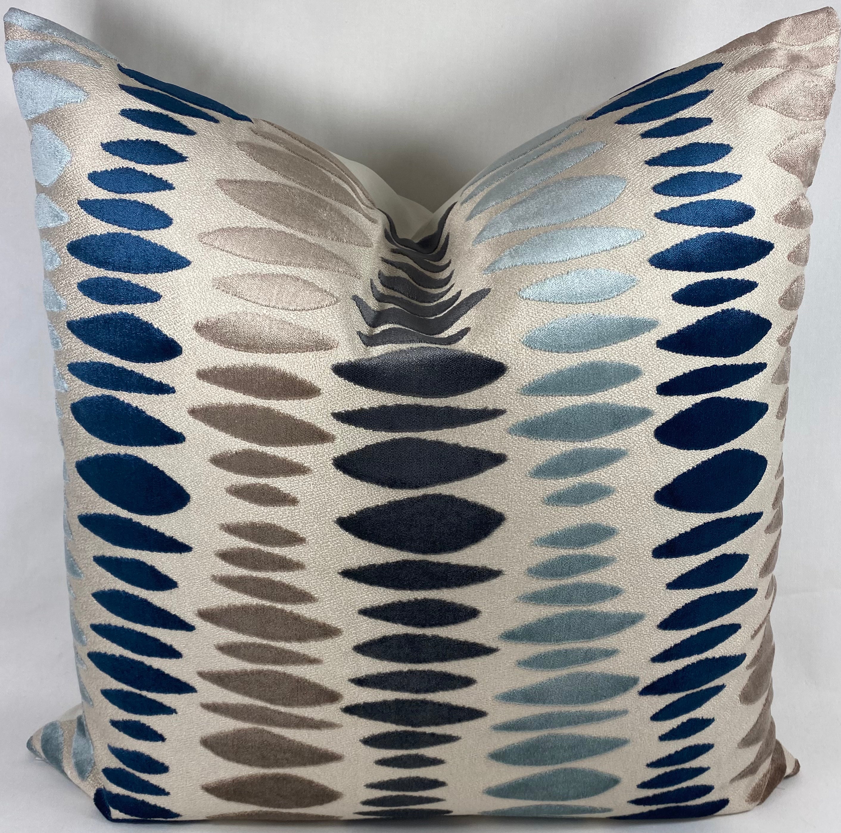 Luxury Pillow – 24" × 24" – Prospero Mineral