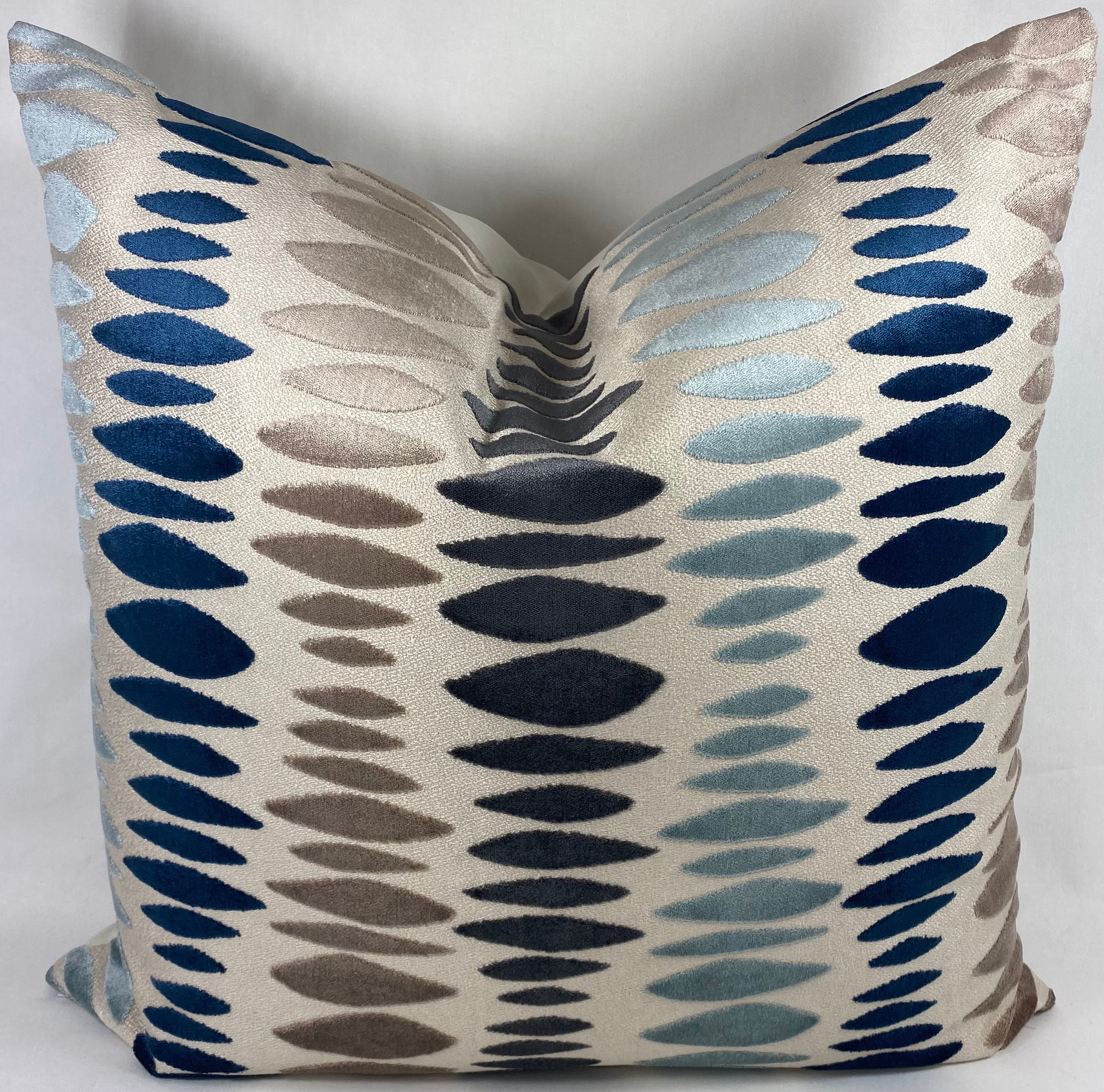 Luxury Pillow – 24" × 24" – Prospero Mineral