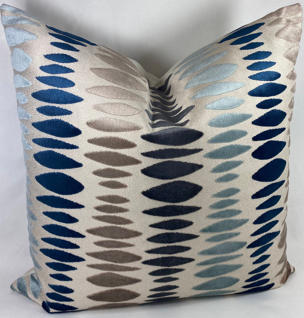 Luxury Pillow – 24" × 24" – Prospero Mineral