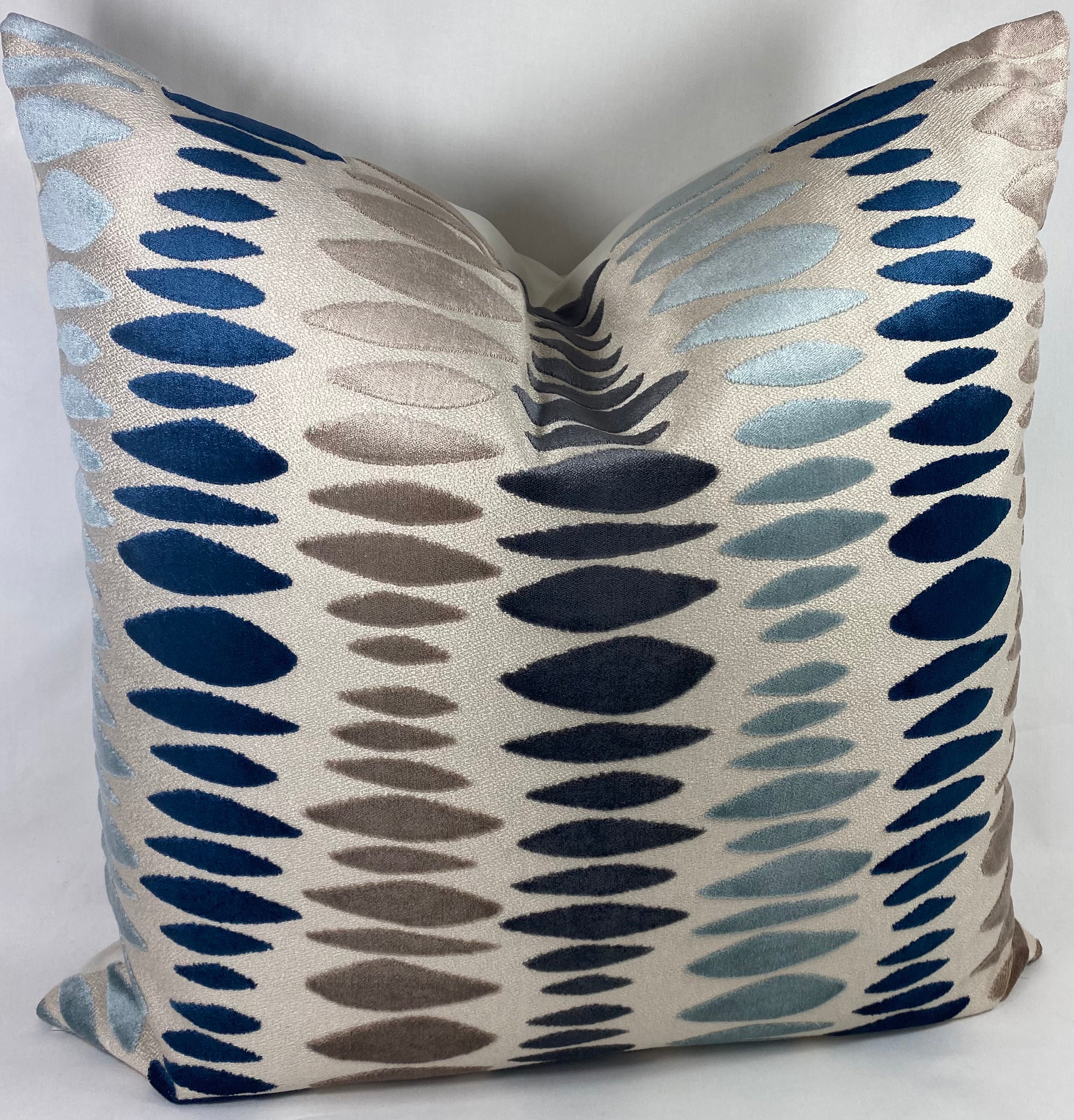 Luxury Pillow – 24" × 24" – Prospero Mineral