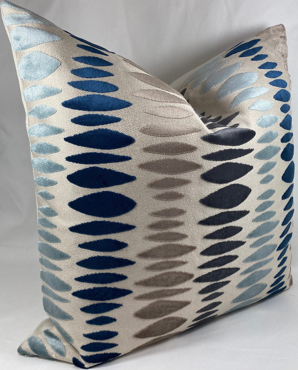 Luxury Pillow – 24" × 24" – Prospero Mineral