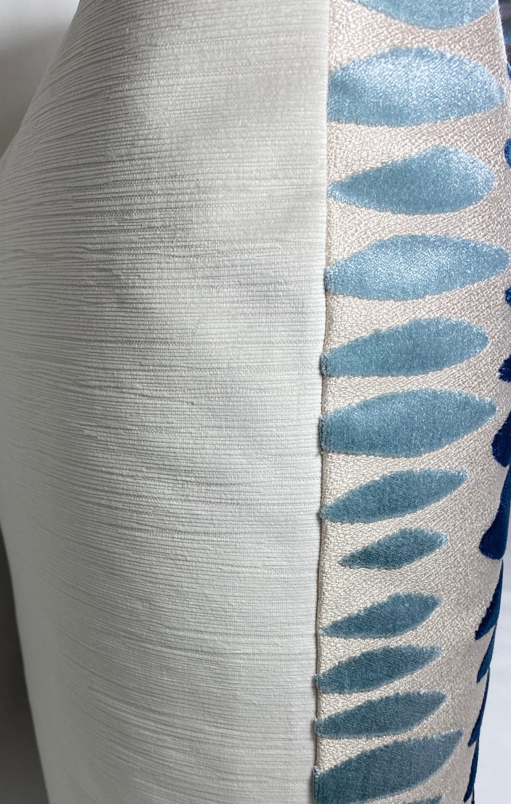Luxury Pillow – 24" × 24" – Prospero Mineral