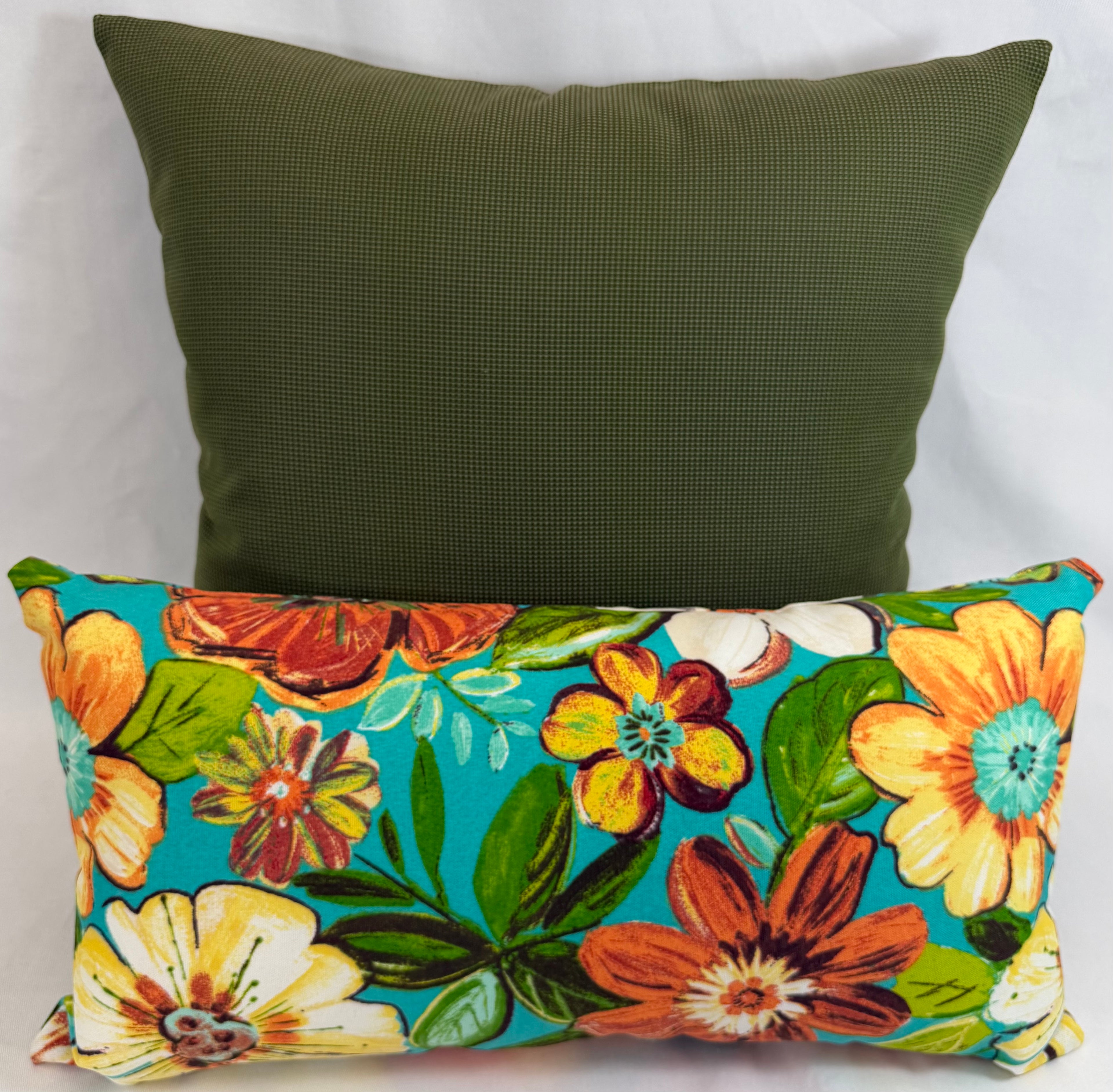 Luxury Outdoor Pillow – 22" × 22" – Moss Green