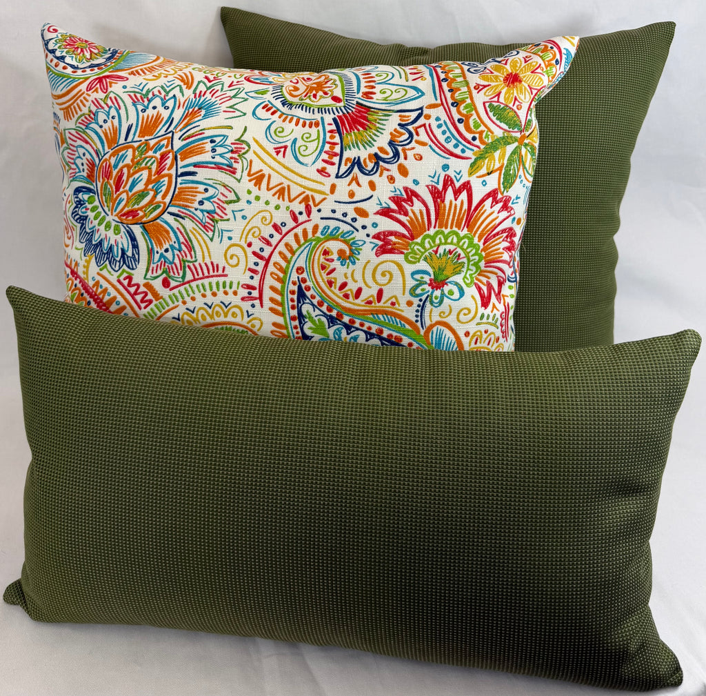 Luxury Outdoor Pillow – 22" × 22" – Moss Green
