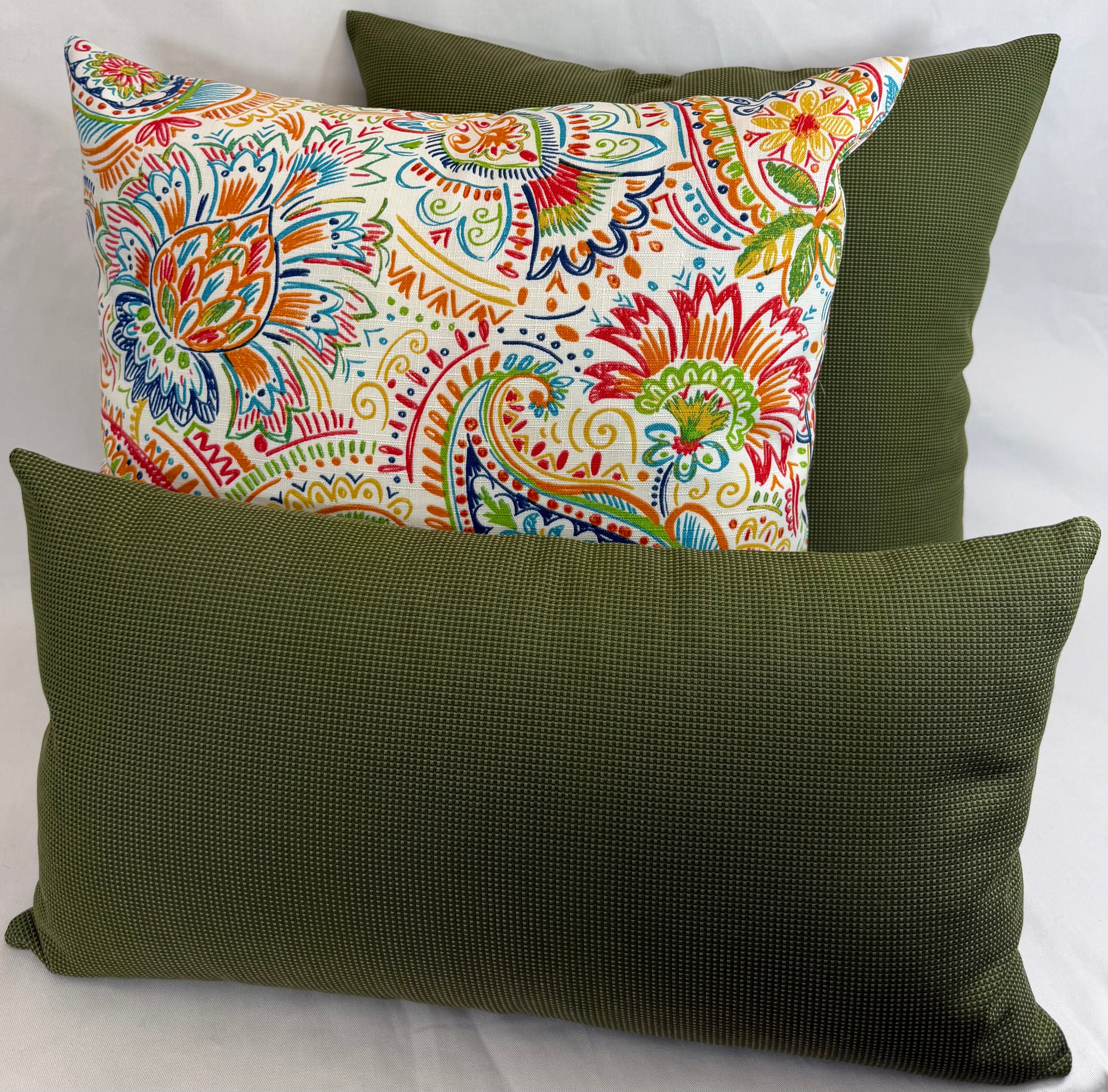 Luxury Outdoor Pillow – 22" × 22" – Moss Green