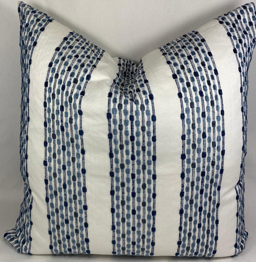 Luxury Pillow – 24" × 24" – Amerson