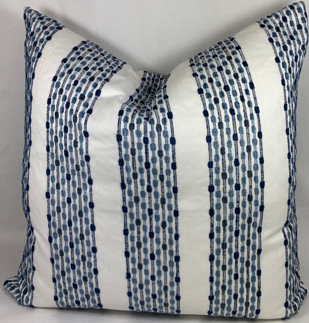 Luxury Pillow – 24" × 24" – Amerson