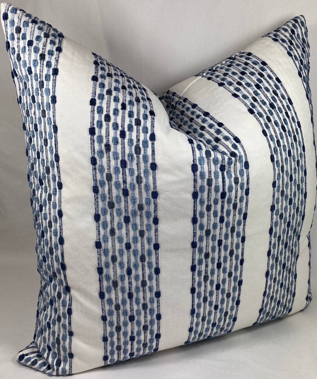 Luxury Pillow – 24" × 24" – Amerson