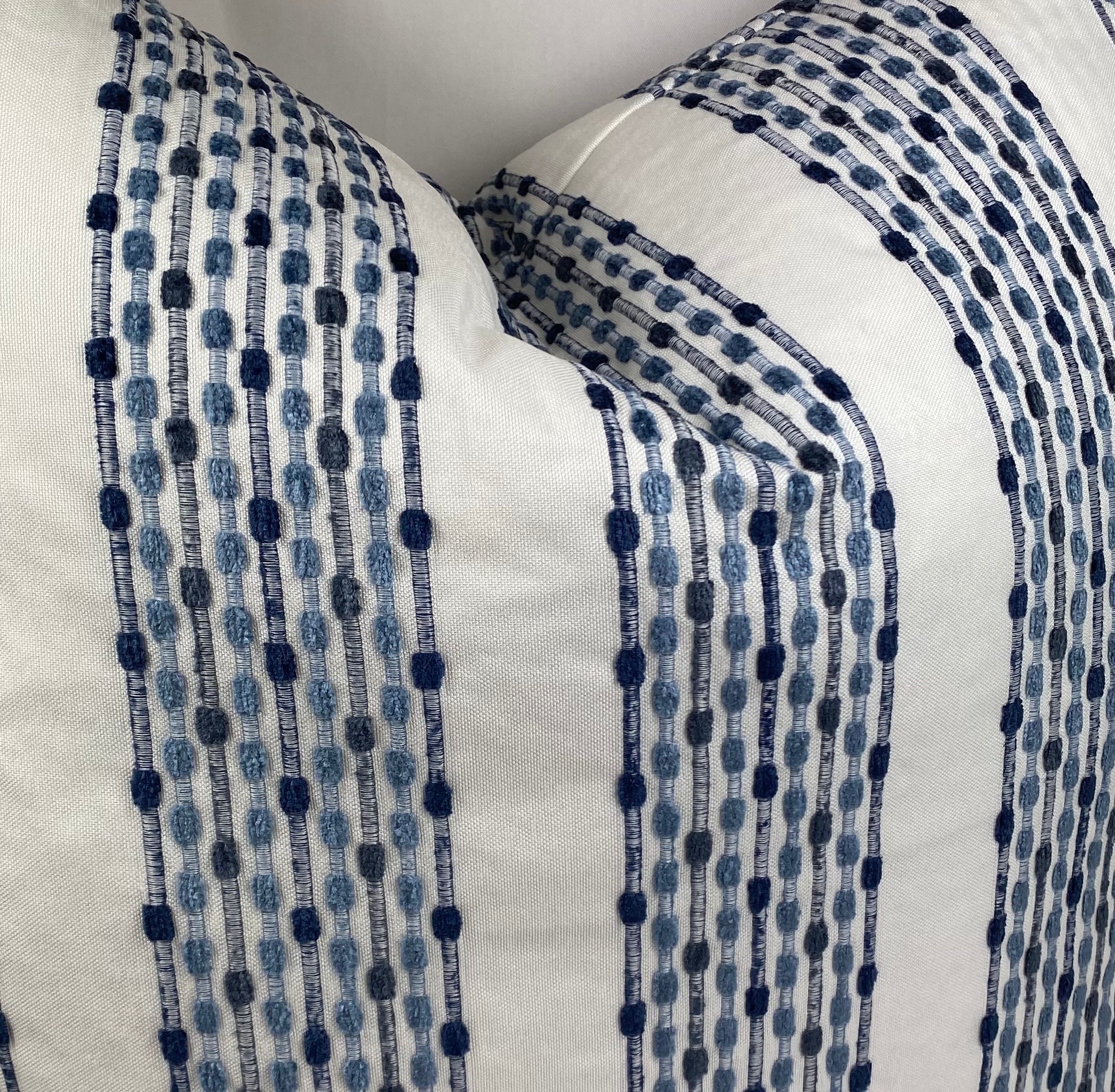 Luxury Pillow – 24" × 24" – Amerson