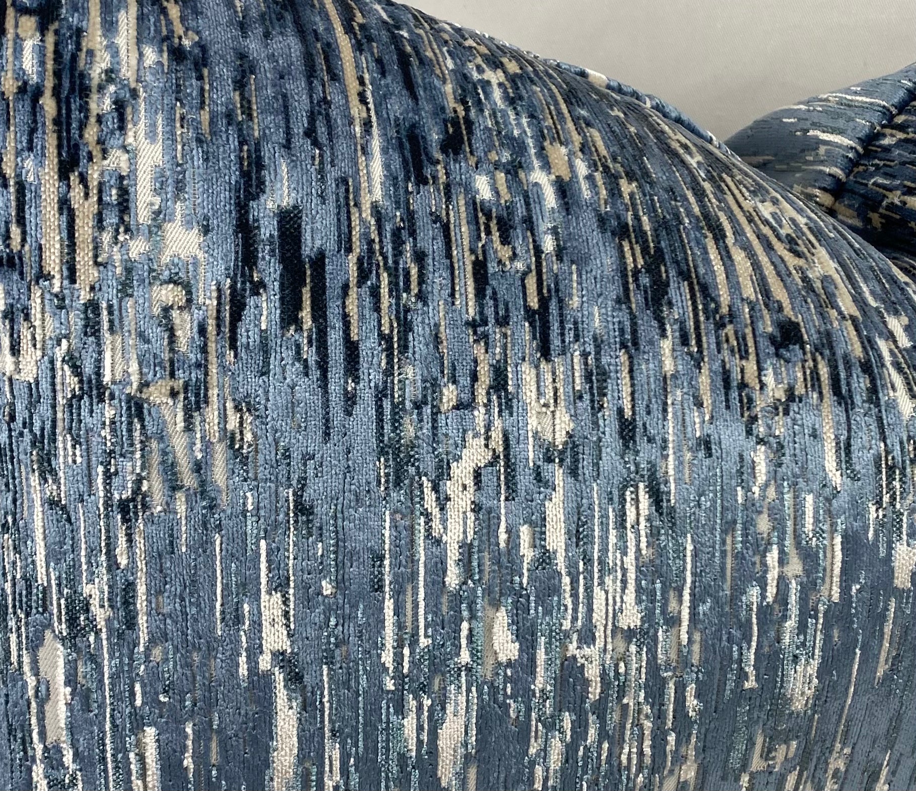 Luxury Lumbar Pillow – 24" × 14" – Yanbu Pacific