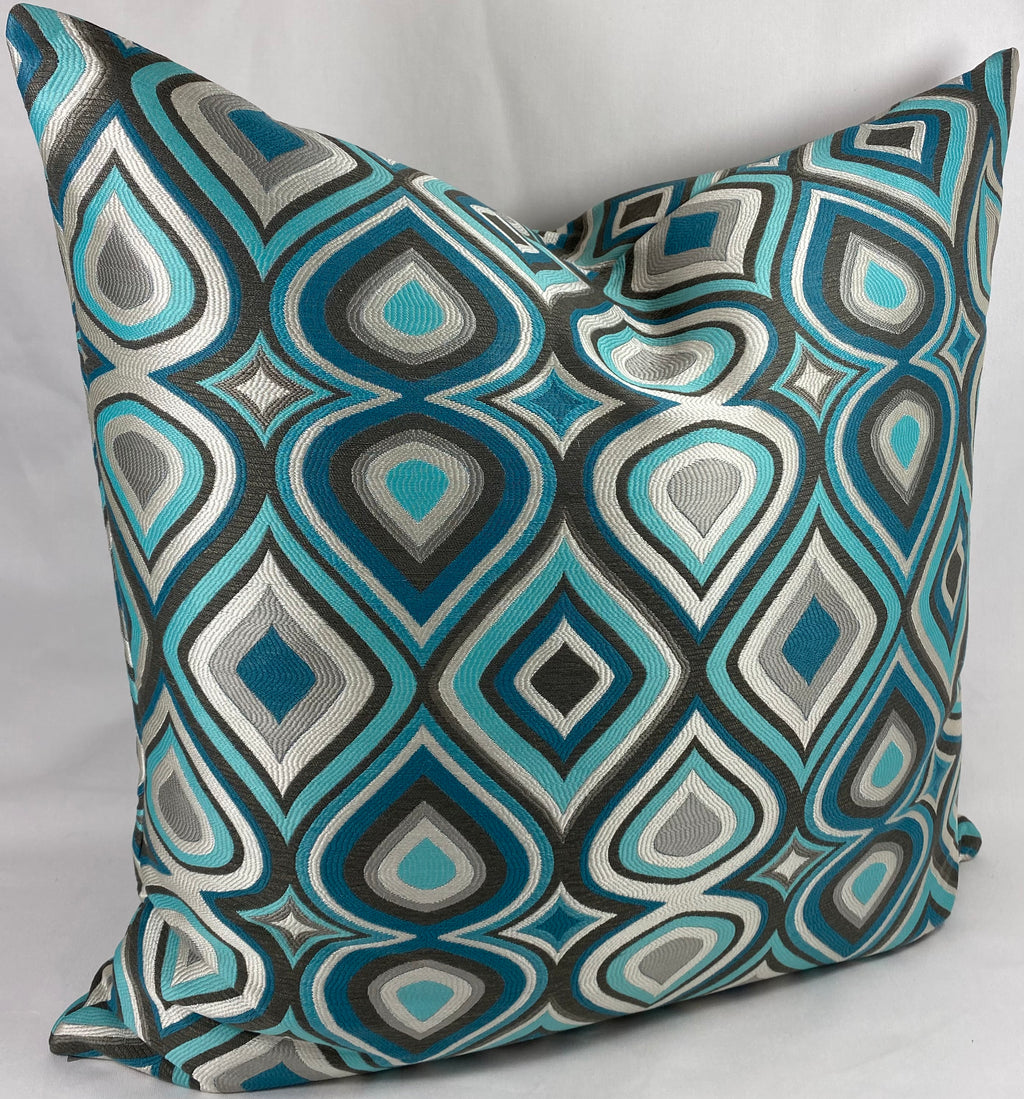 Luxury Pillow – 24" × 24" – Doyle
