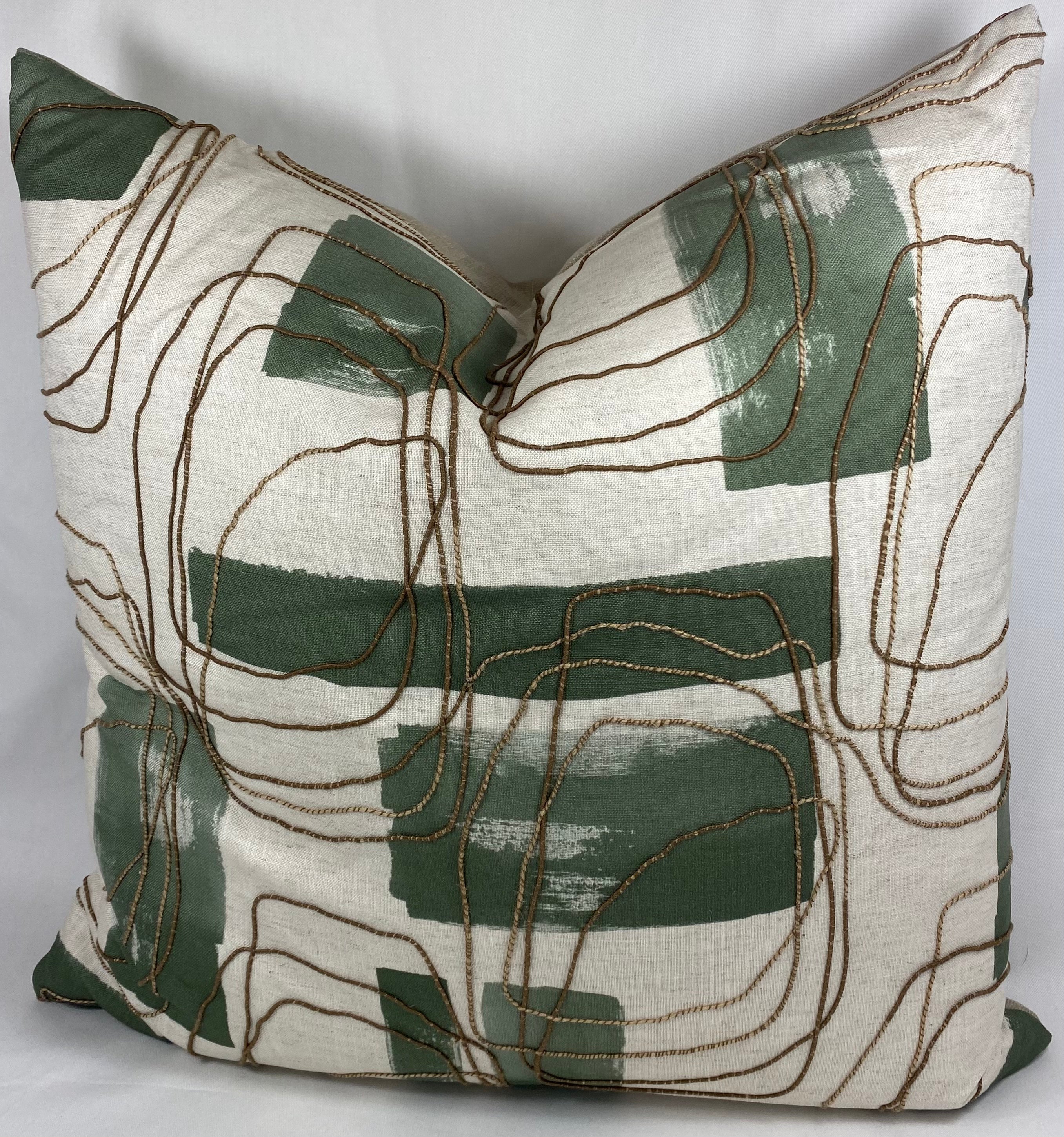 Luxury Pillow – 24" × 24" – Freeform Juniper