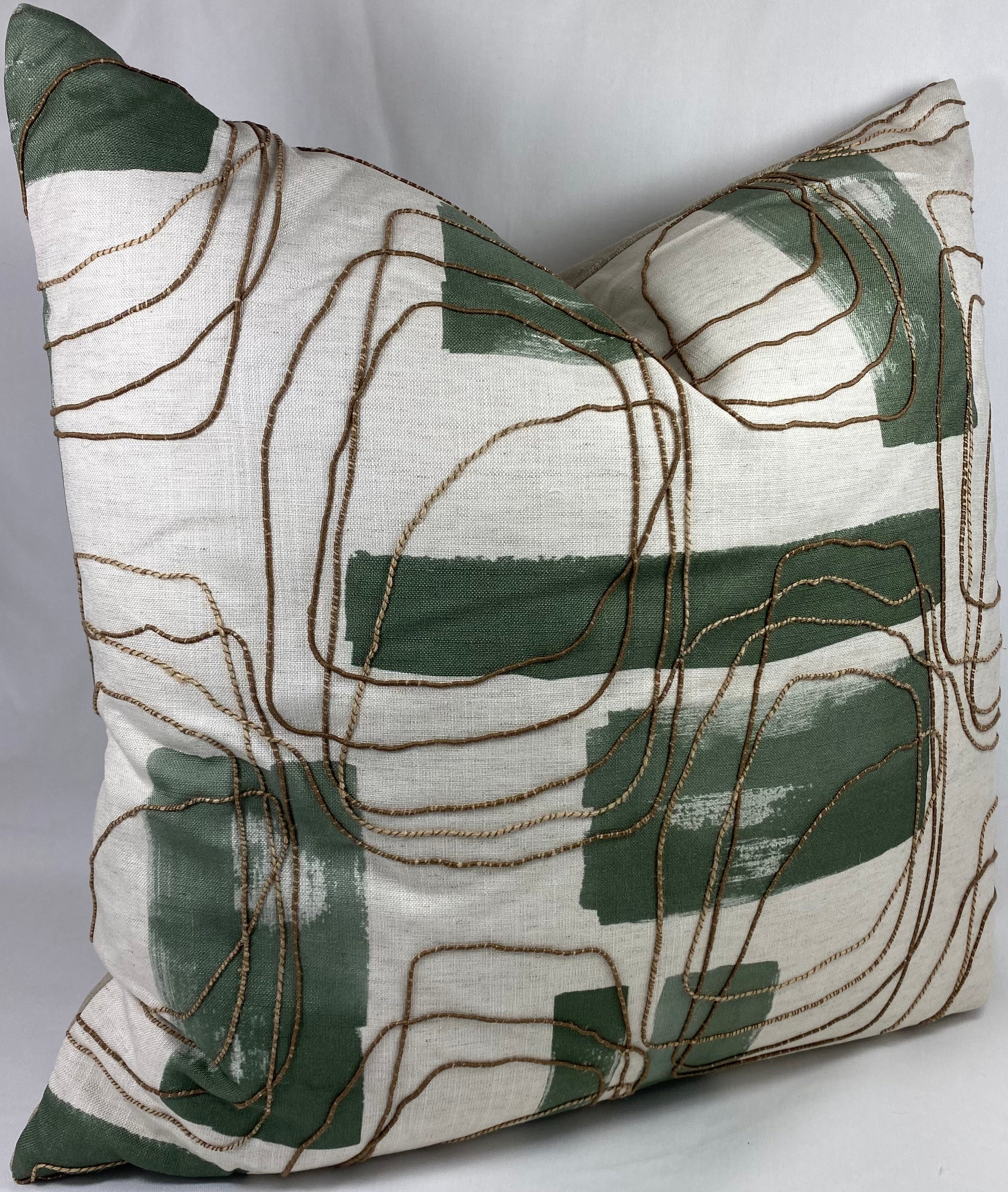 Luxury Pillow – 24" × 24" – Freeform Juniper