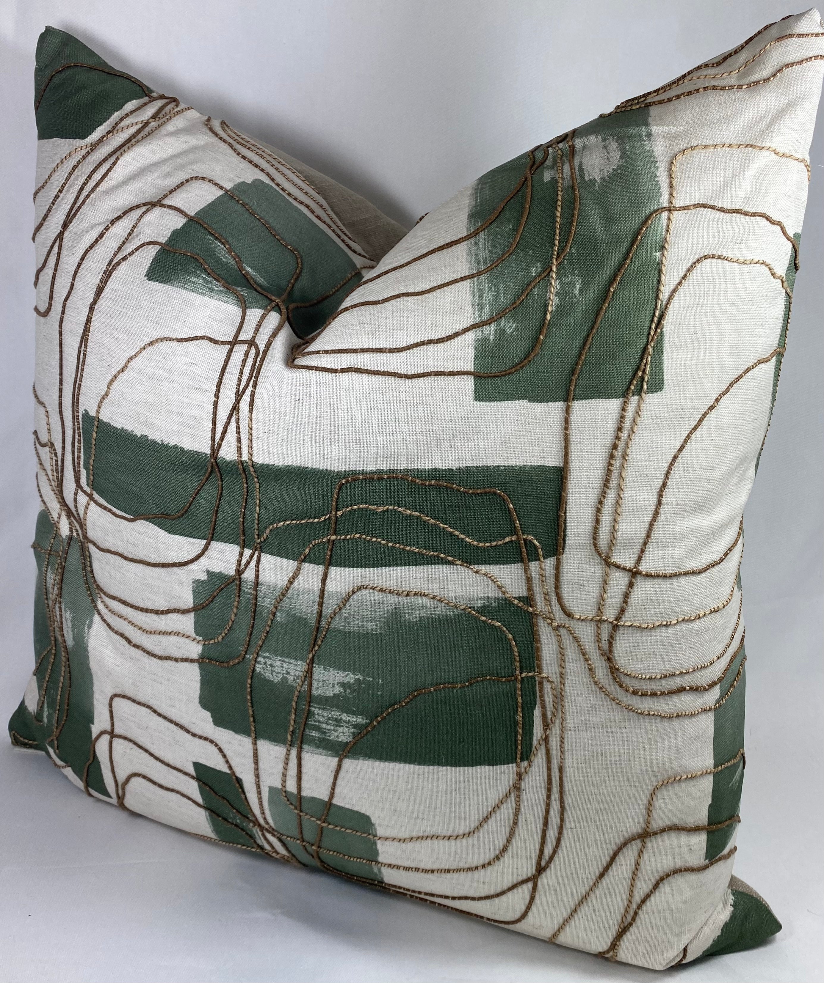 Luxury Pillow – 24" × 24" – Freeform Juniper
