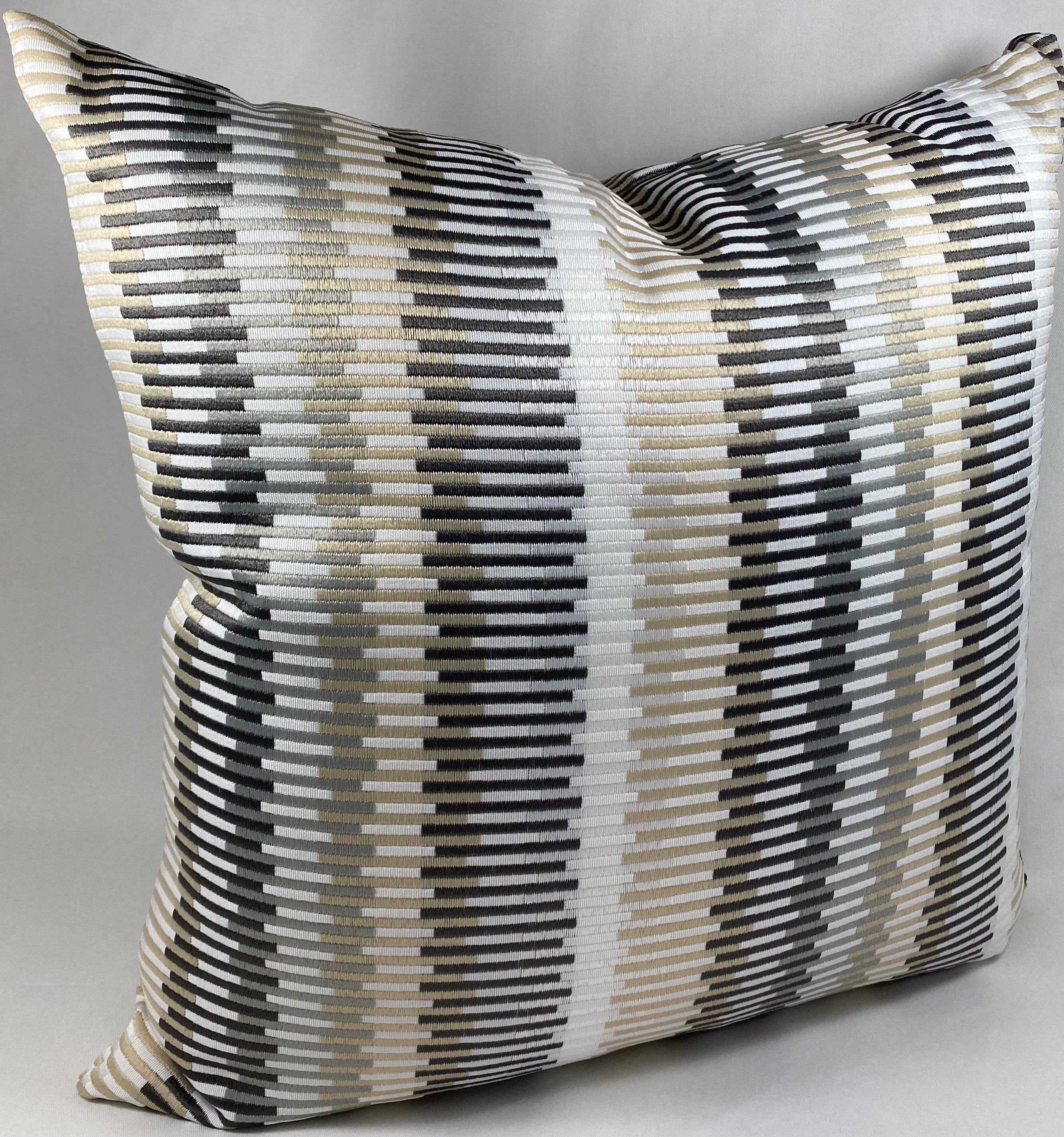 Luxury Outdoor Pillow – 22" × 22" – Sunfun Stripe Linen