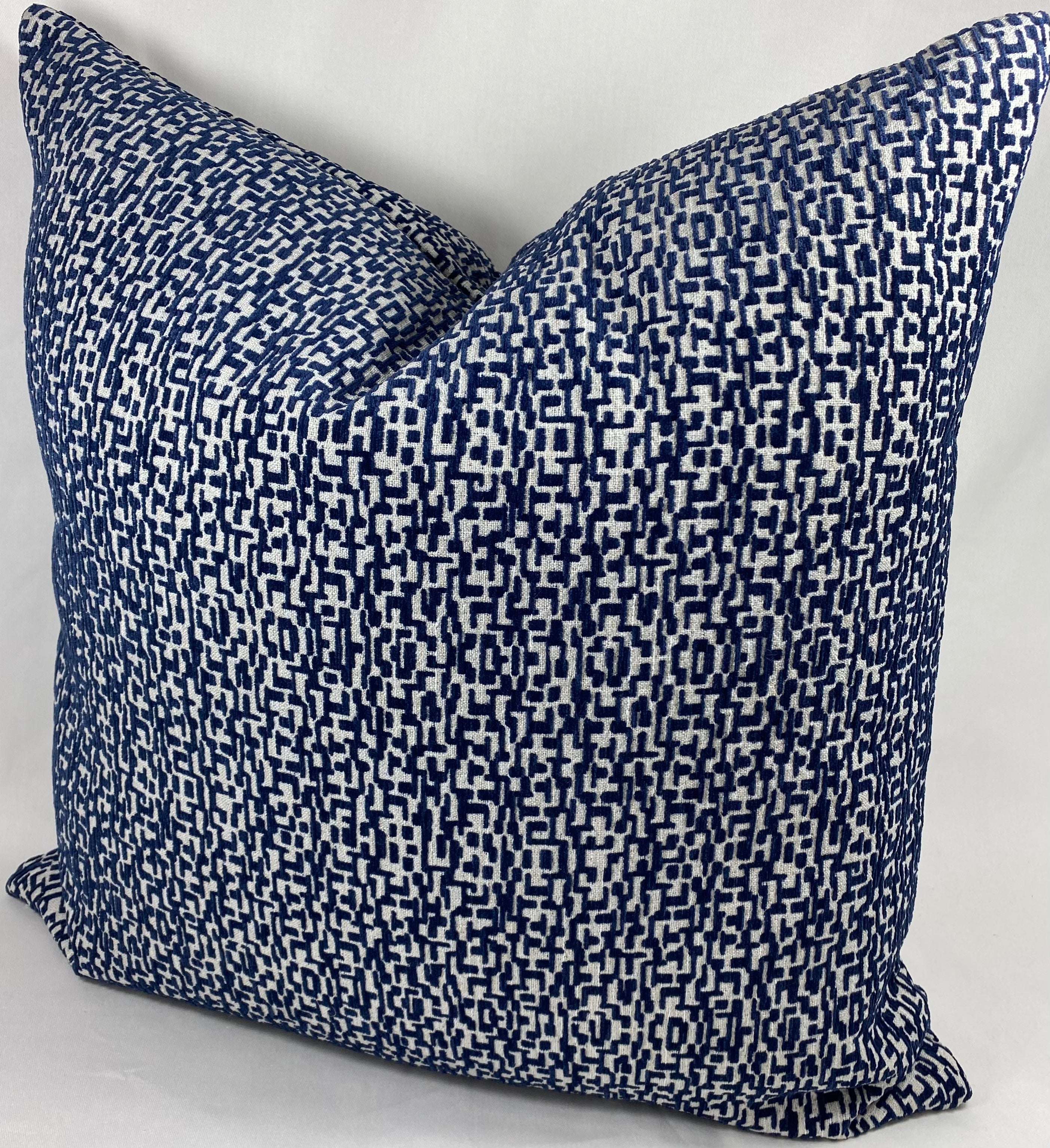 Luxury Pillow – 24" × 24" – Code Navy