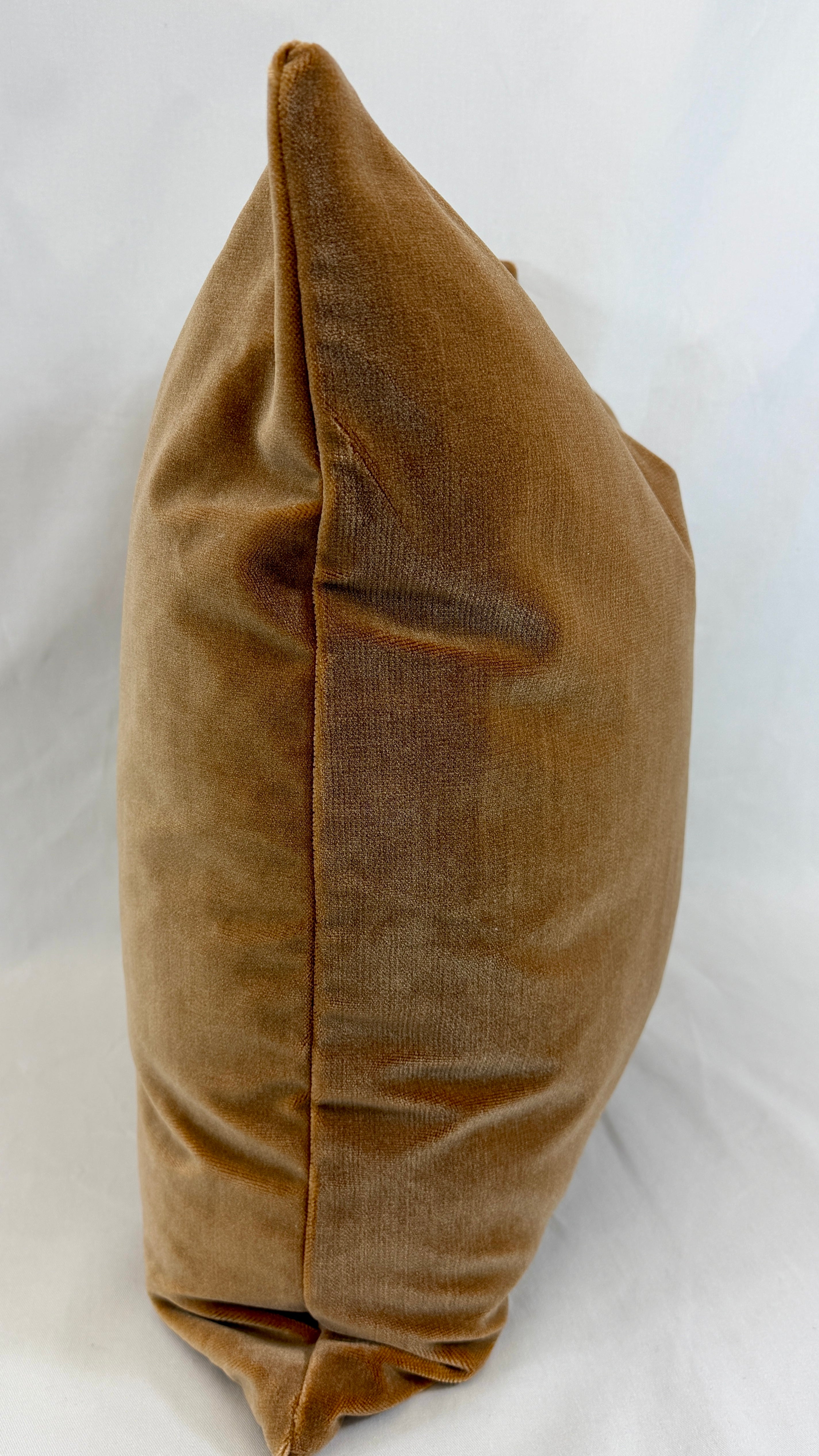Luxury Pillow – 24" × 24" – Deveraux Cognac