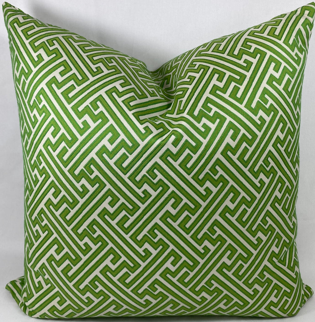 Luxury Pillow – 24" × 24" – Amazed Green