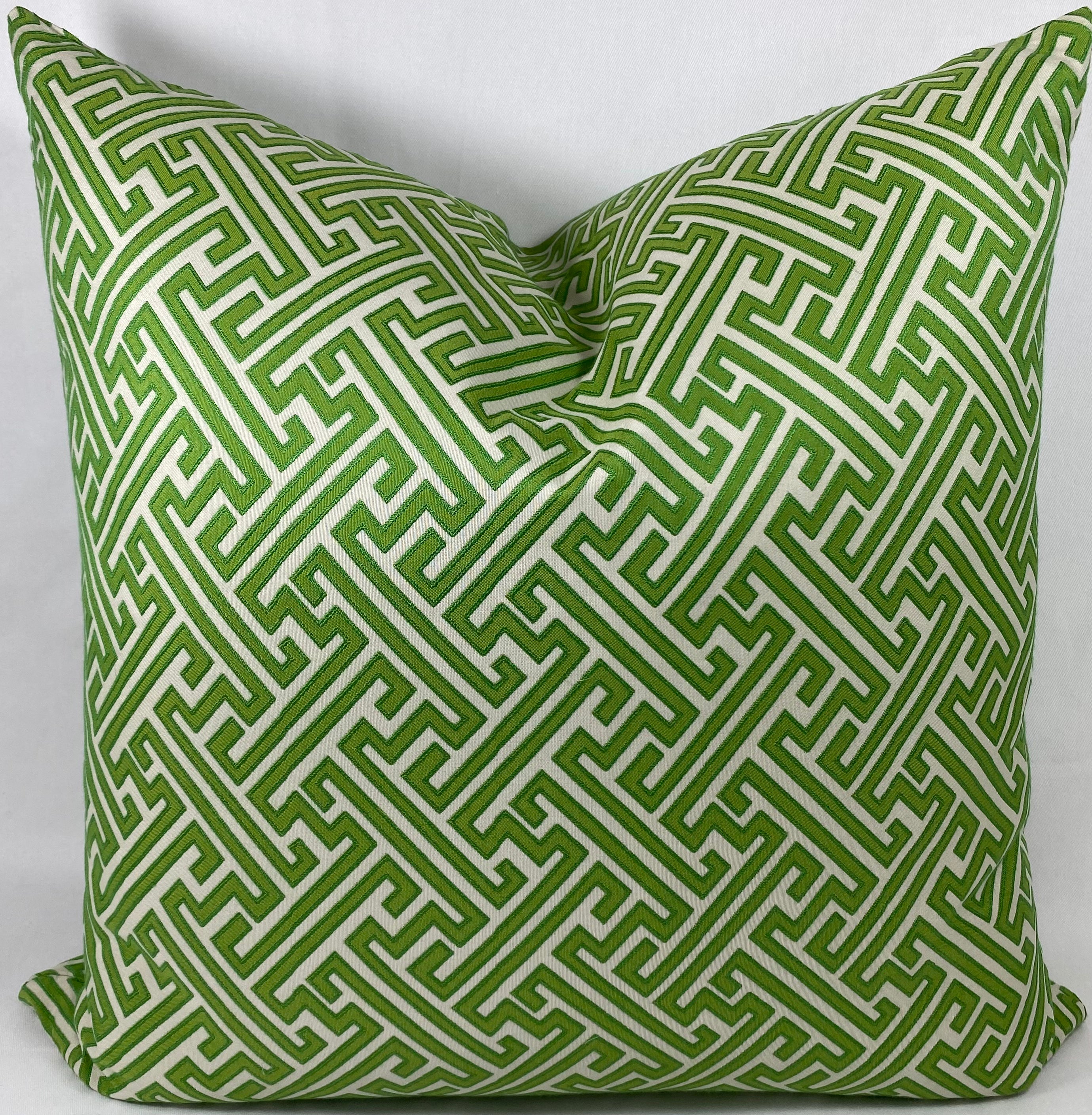 Luxury Pillow – 24" × 24" – Amazed Green
