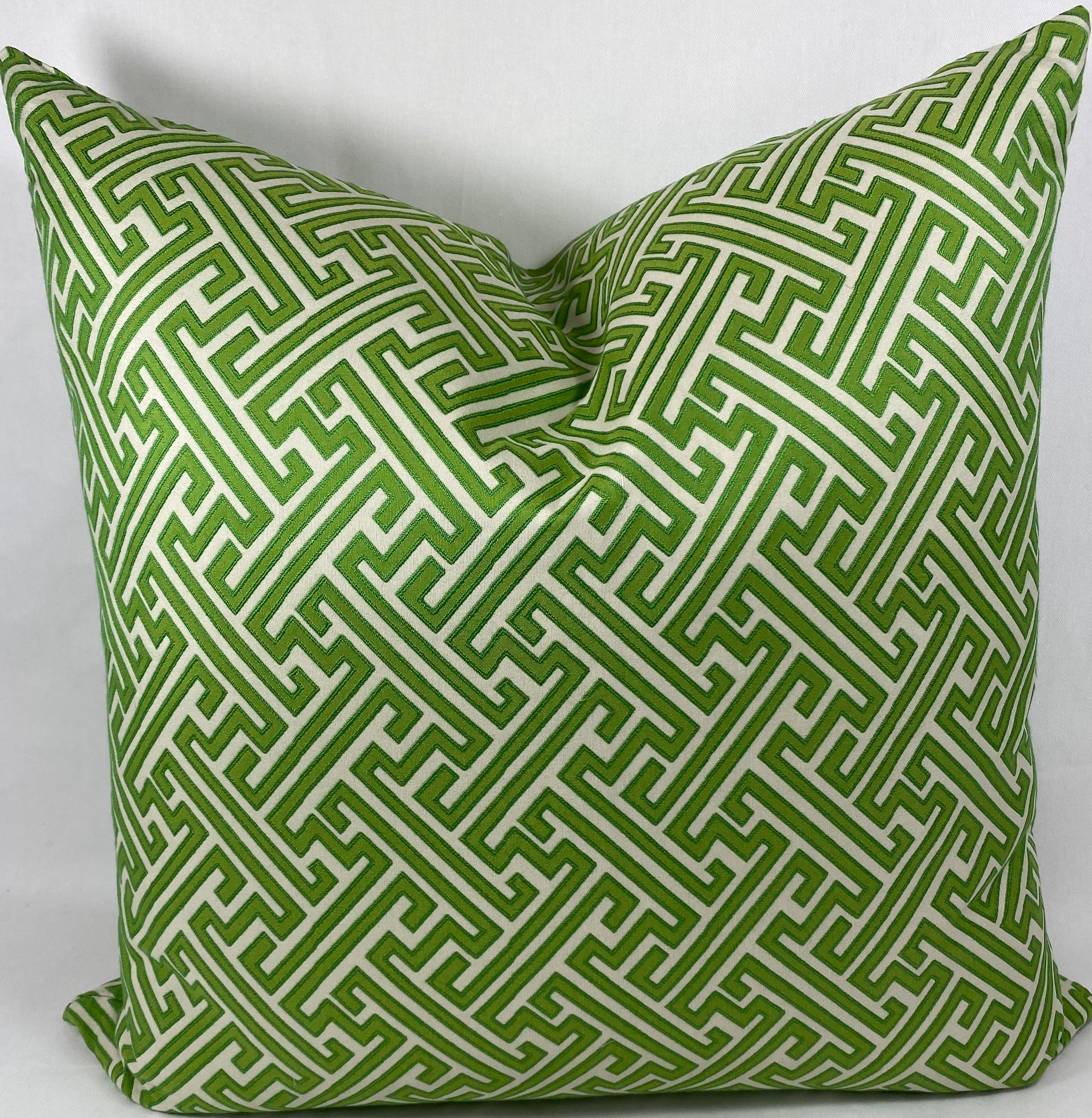 Luxury Pillow – 24" × 24" – Amazed Green