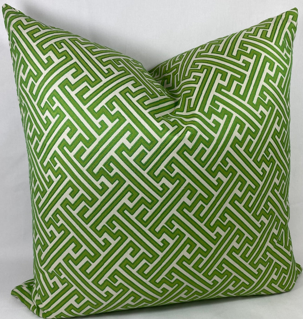 Luxury Pillow – 24" × 24" – Amazed Green