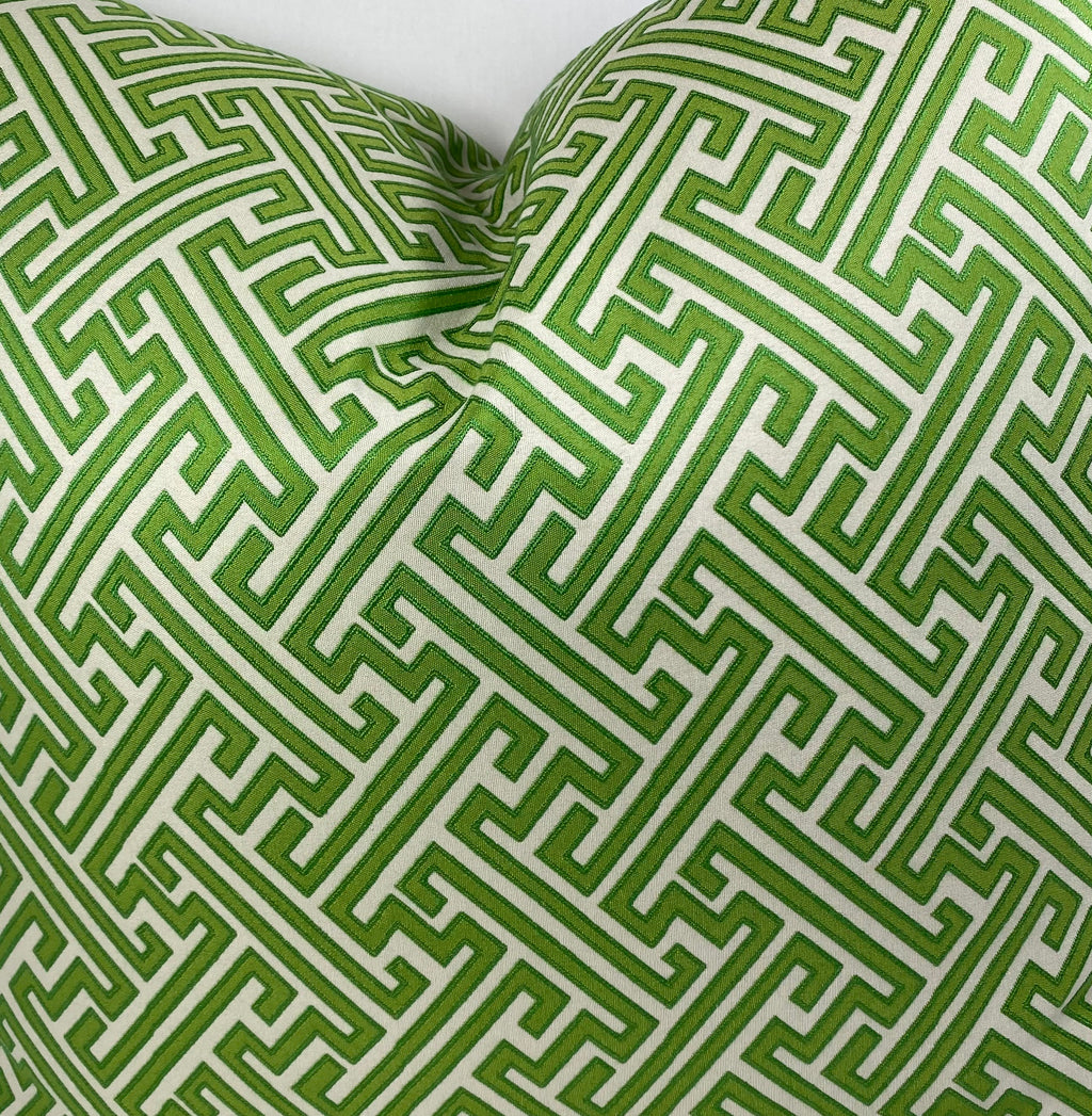 Luxury Pillow – 24" × 24" – Amazed Green
