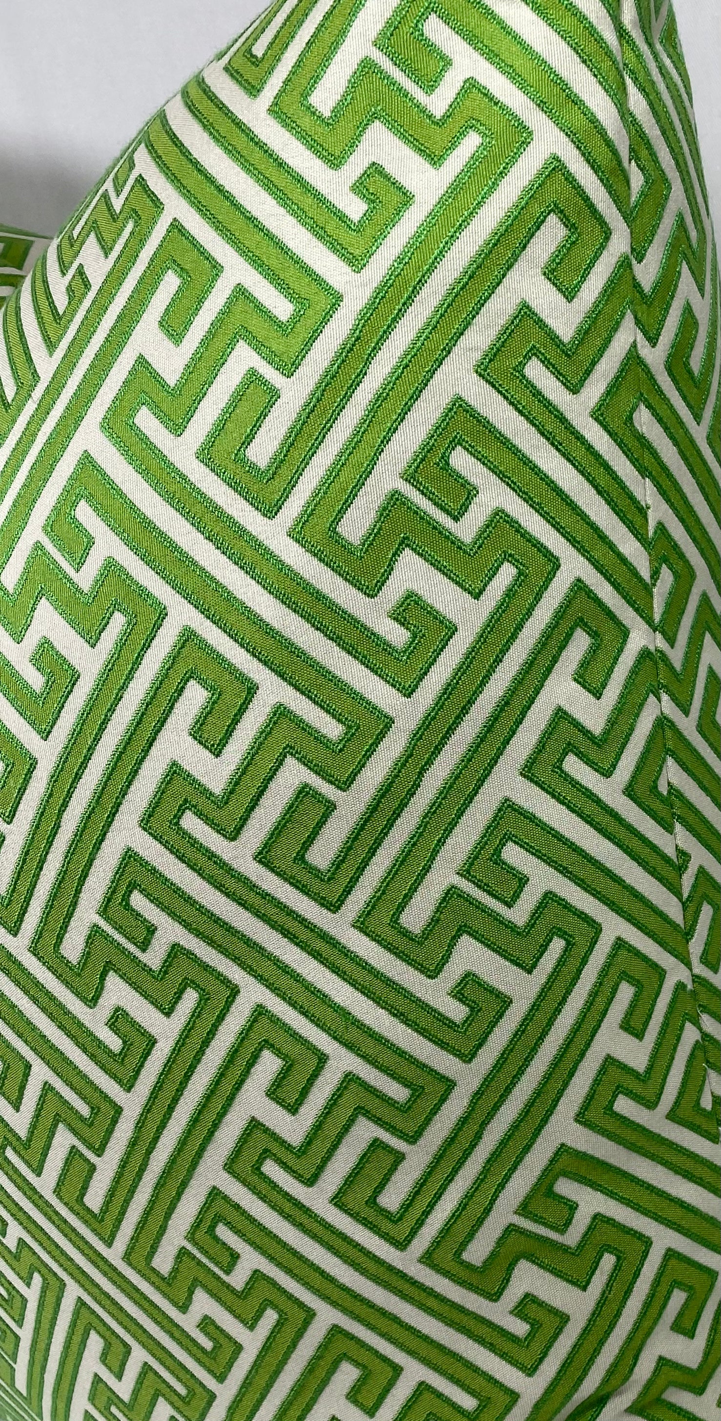 Luxury Pillow – 24" × 24" – Amazed Green