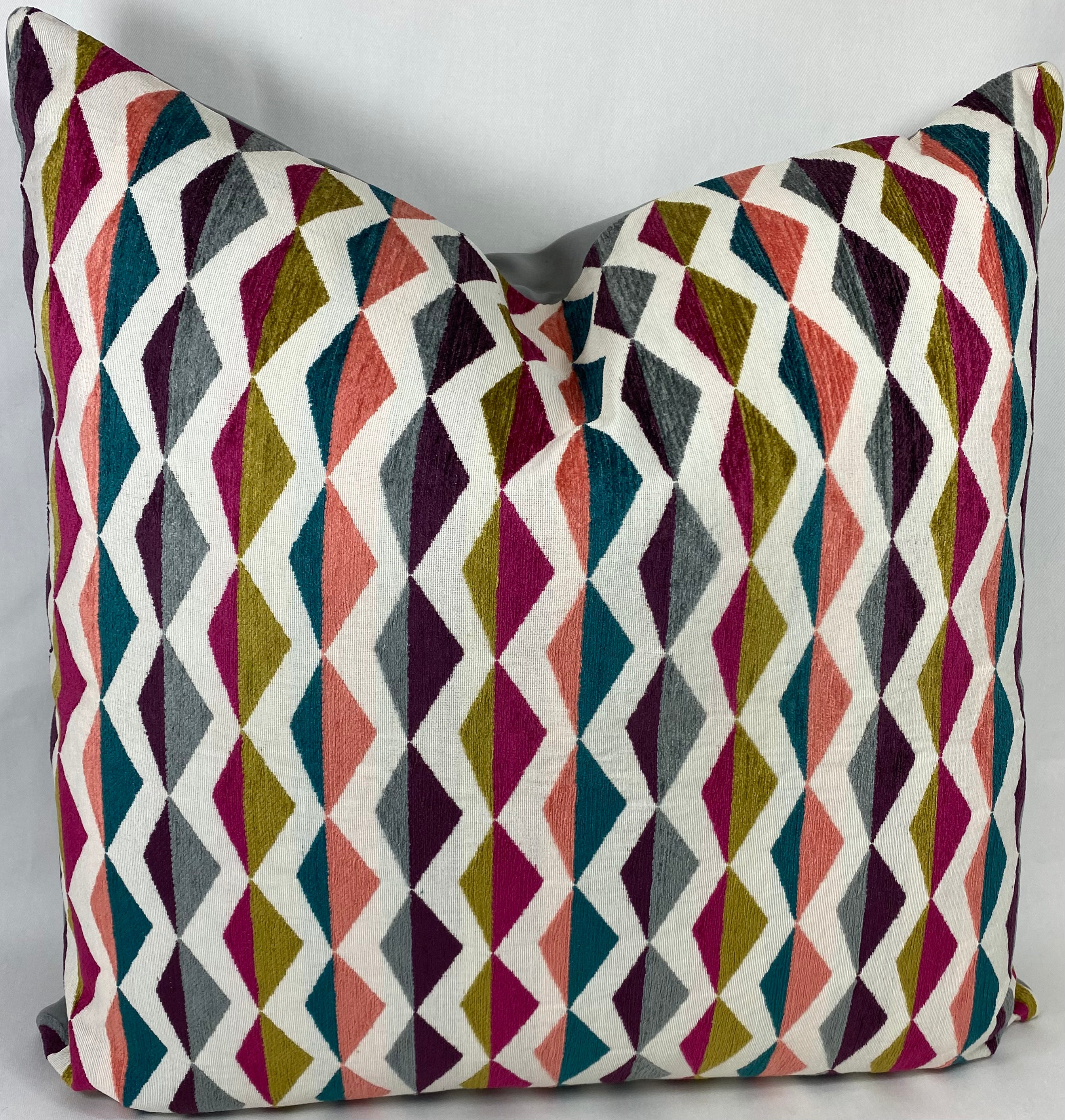 Luxury Pillow – 24" × 24" – Zefferina