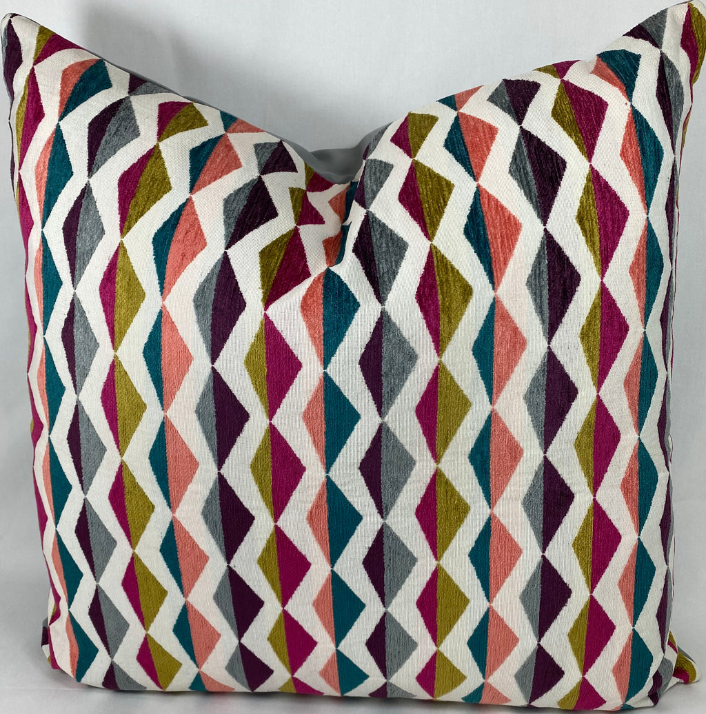 Luxury Pillow – 24" × 24" – Zefferina