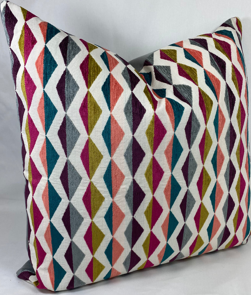 Luxury Pillow – 24" × 24" – Zefferina