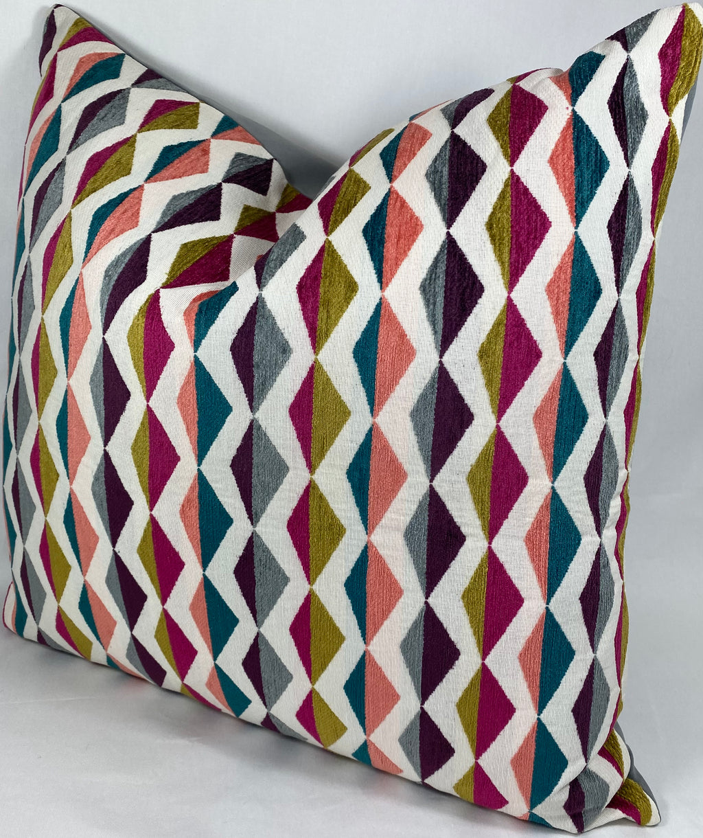 Luxury Pillow – 24" × 24" – Zefferina