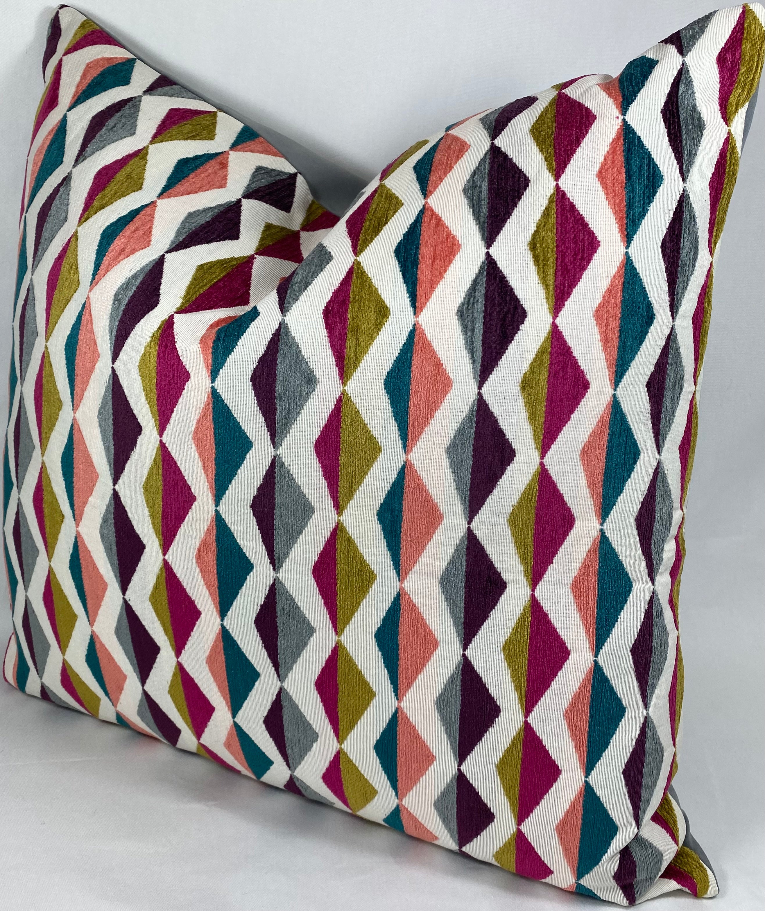Luxury Pillow – 24" × 24" – Zefferina