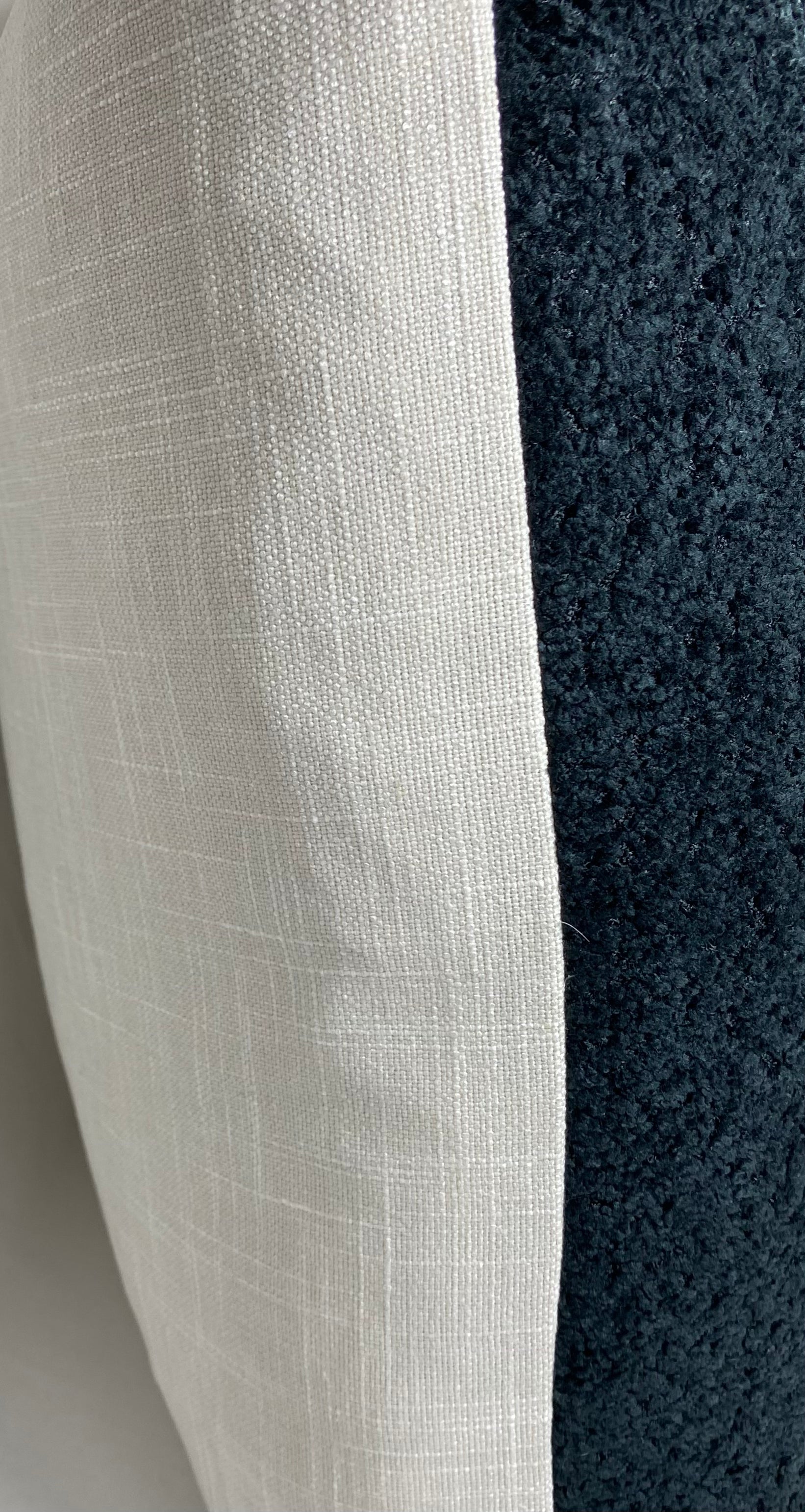 Luxury Pillow – 24" × 24" – Snuggle Black